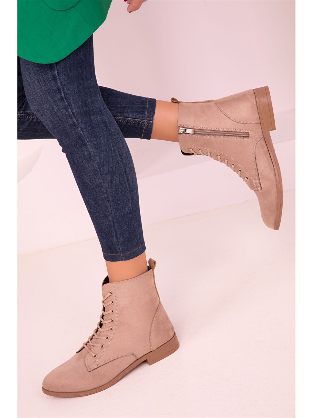 Bej Süet Görünümlü Bağcıklı Bilek Boy Kadın Bot-3