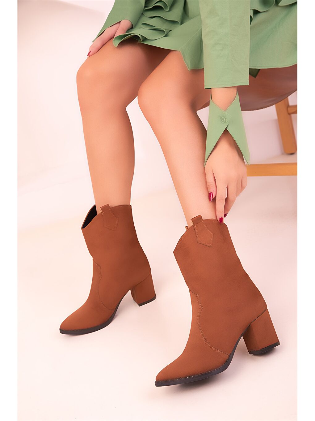 Kahverengi Süet Görünümlü Topuklu Kadın Bot-3