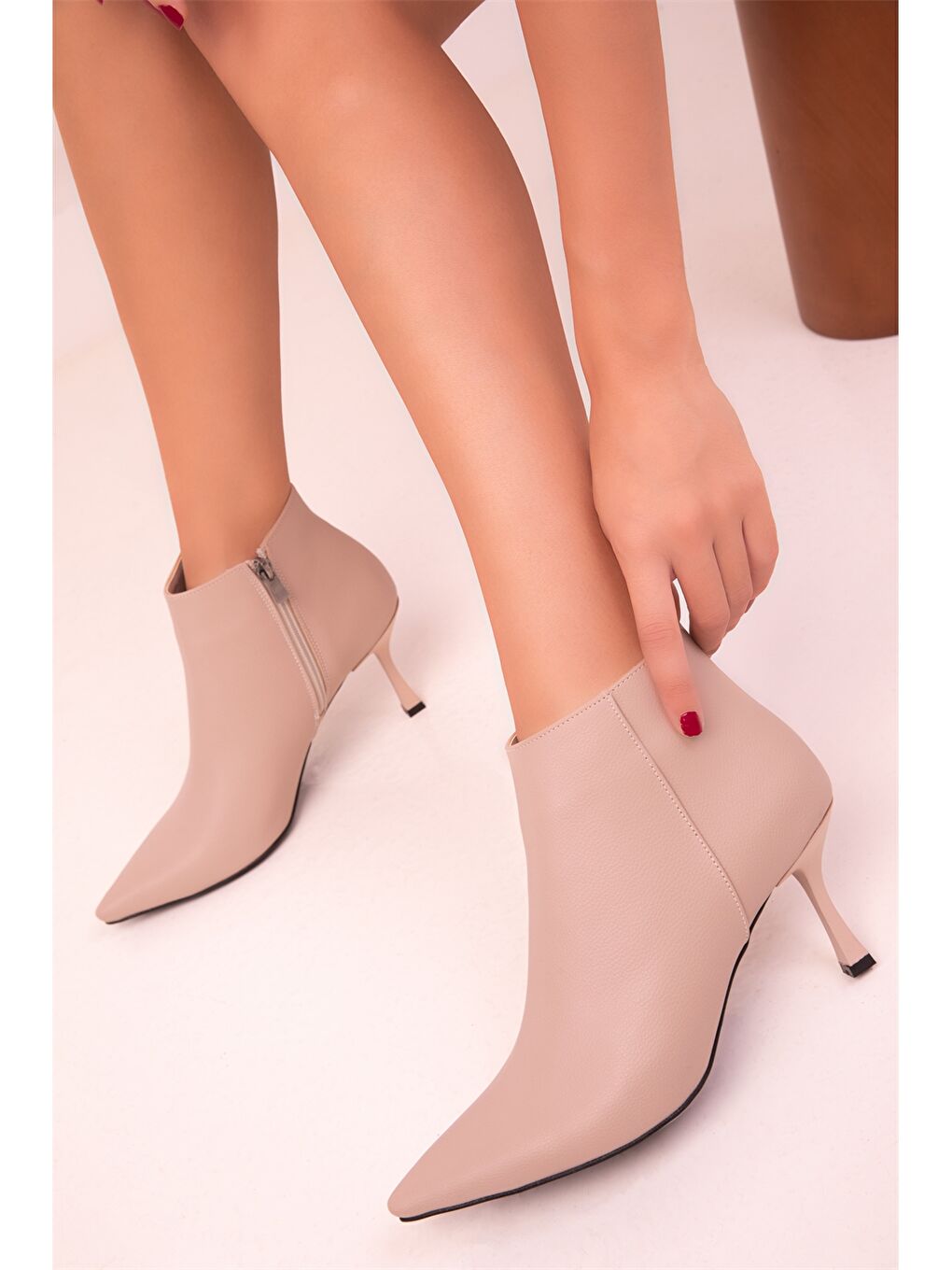 Kahverengi Deri Görünümlü Bilek Boy Kadın Topuklu Bot-3
