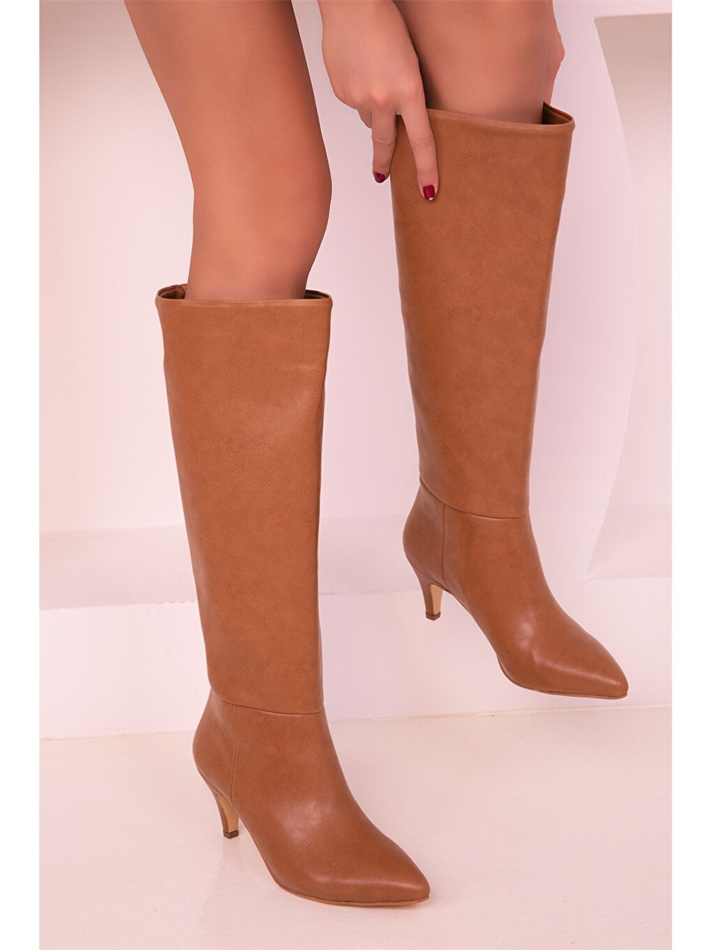 Ekru Deri Görünümlü Kadın Topuklu Çizme-2
