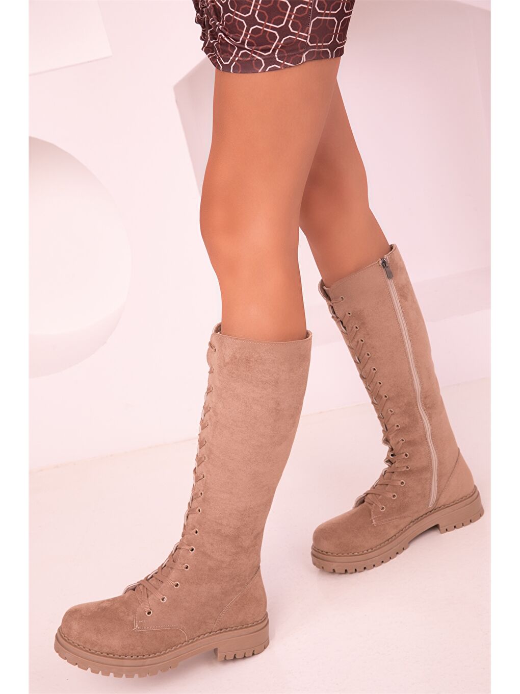 Kahverengi Deri Görünümlü Fermuarlı Kadın Çizme-2
