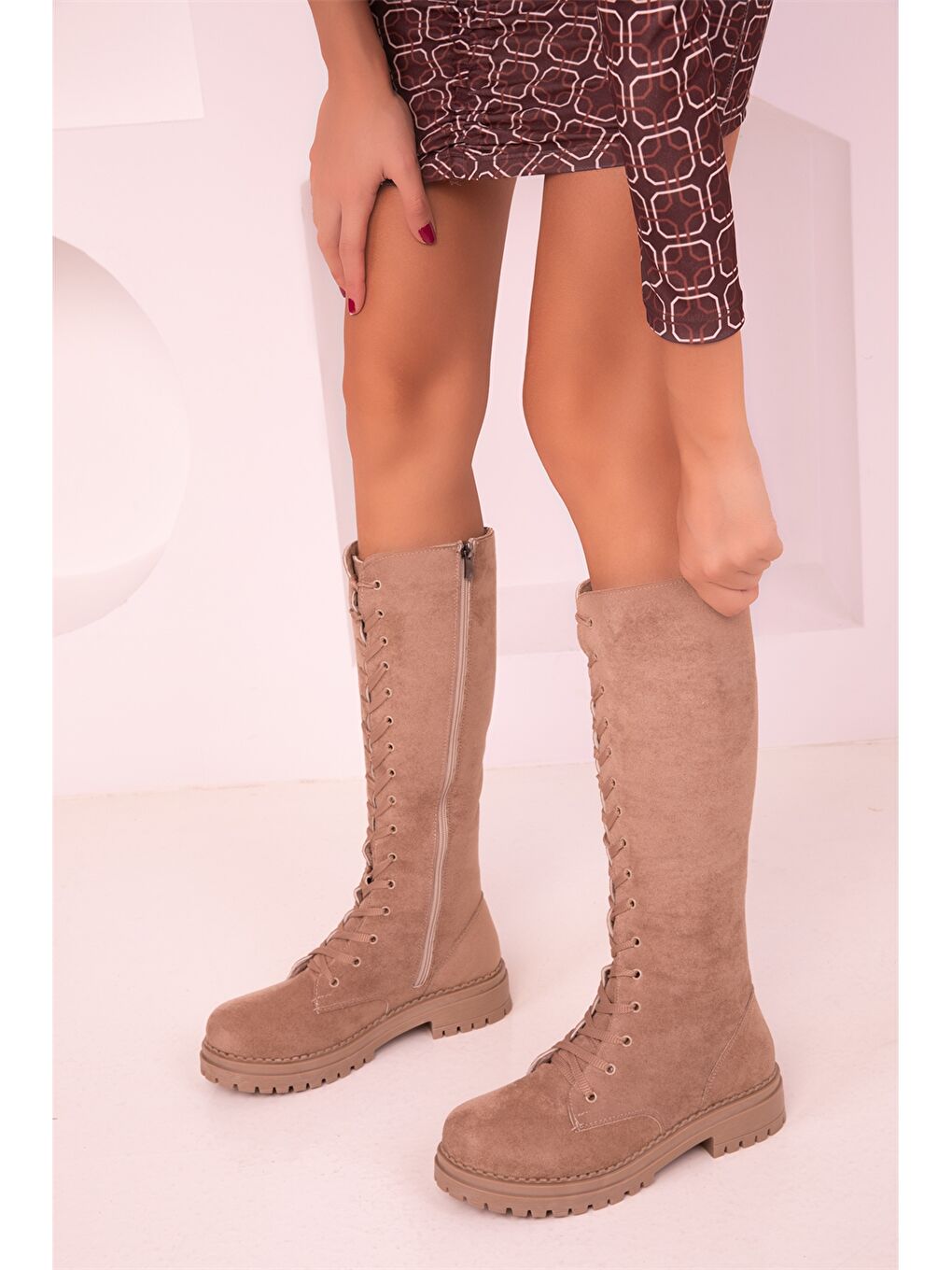 Kahverengi Deri Görünümlü Fermuarlı Kadın Çizme-3