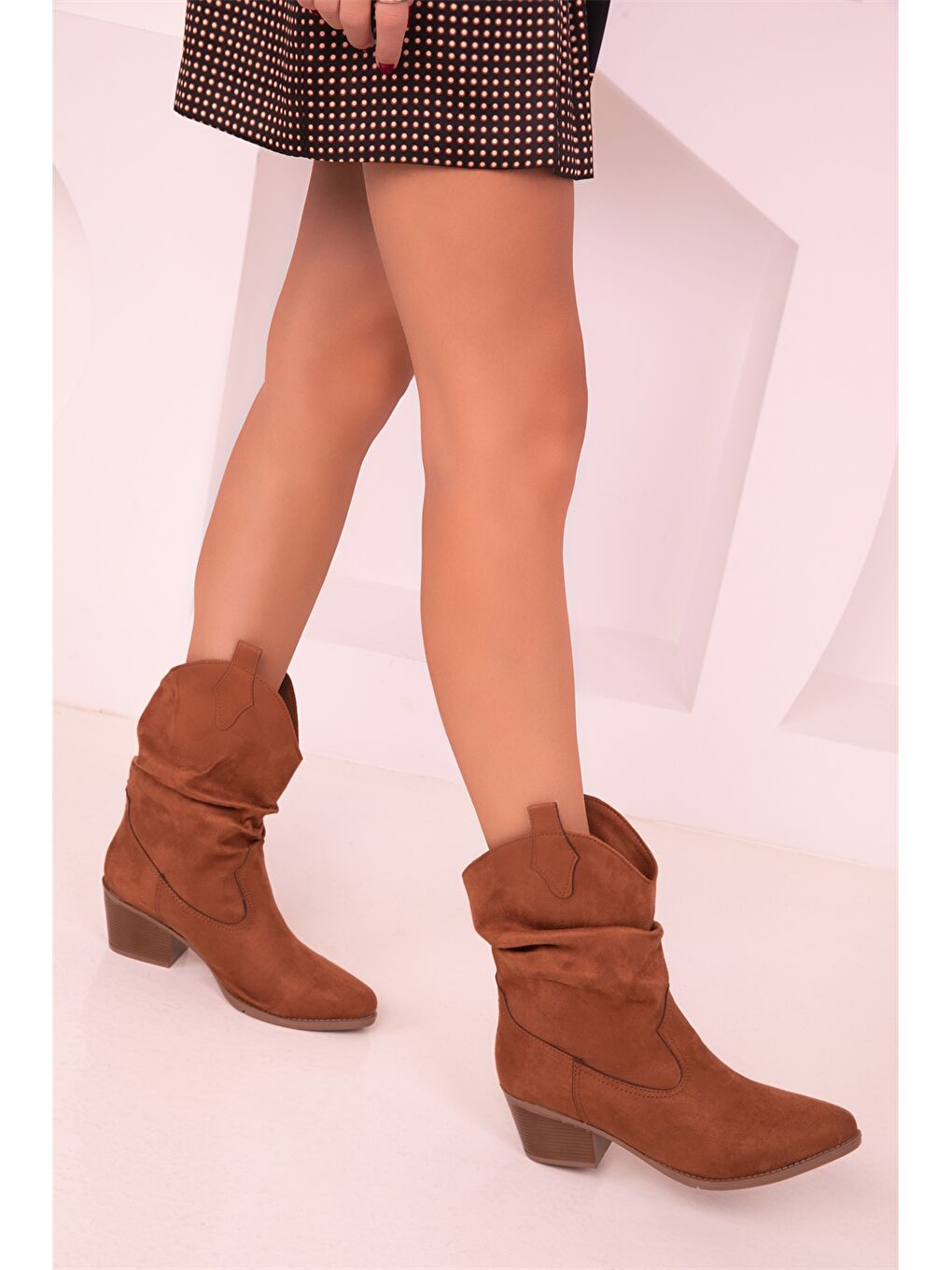 Ekru Süet Görünümlü Kadın Topuklu Bot-1