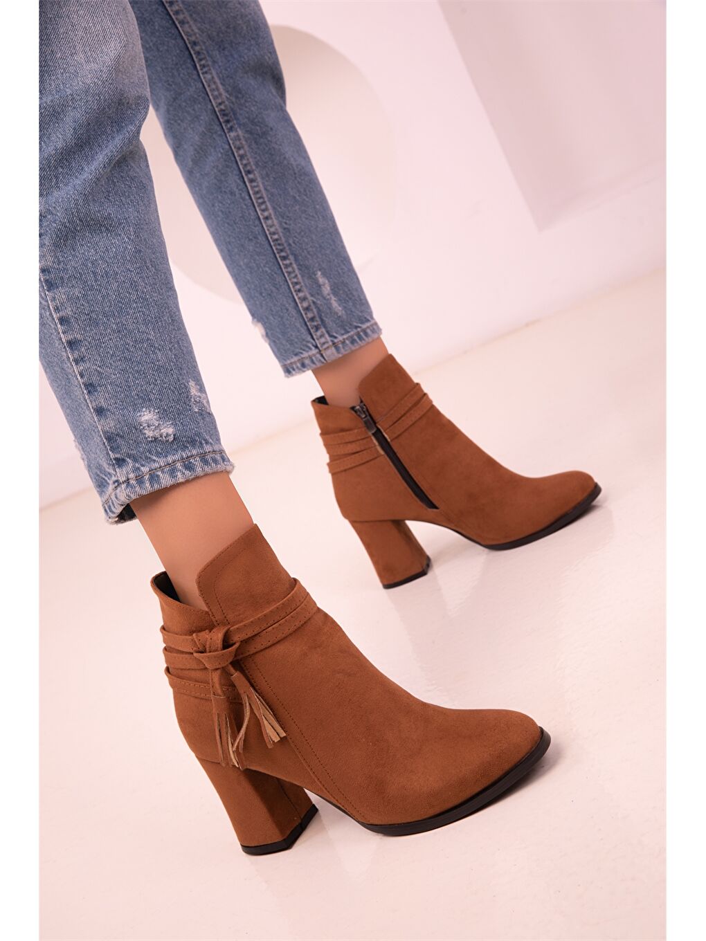 Ekru Püskül Detaylı Topuklu Kadın Bot-4