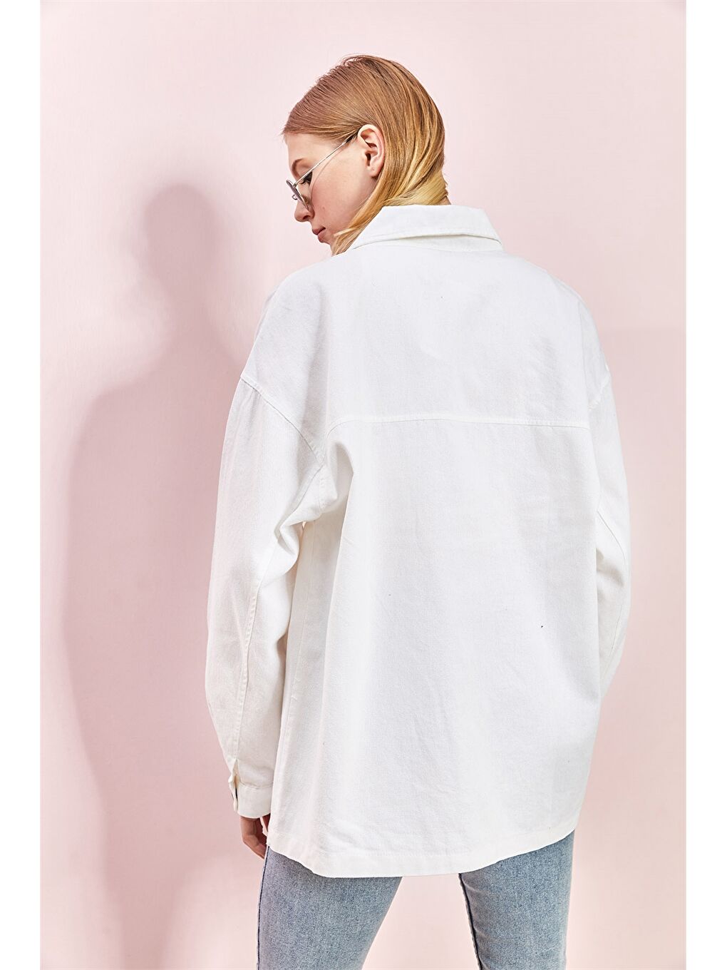 Beyaz Gömlek Yaka Oversize Kadın Ceket-4
