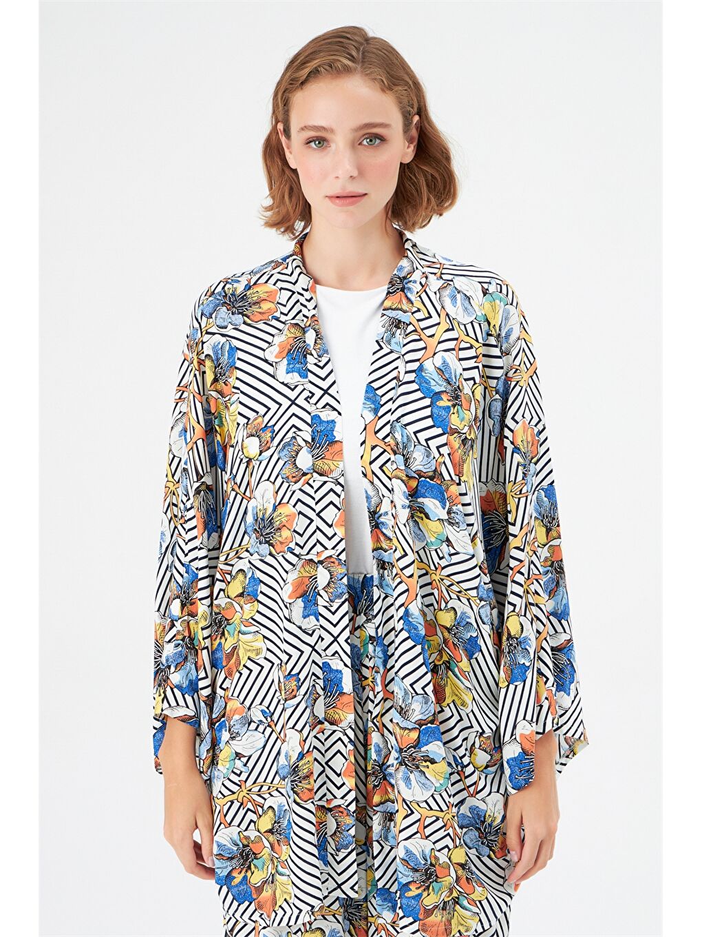 كيمونو نسائي طويل الأكمام من الفسكوز بنمط ياقة شال مطبوع-2