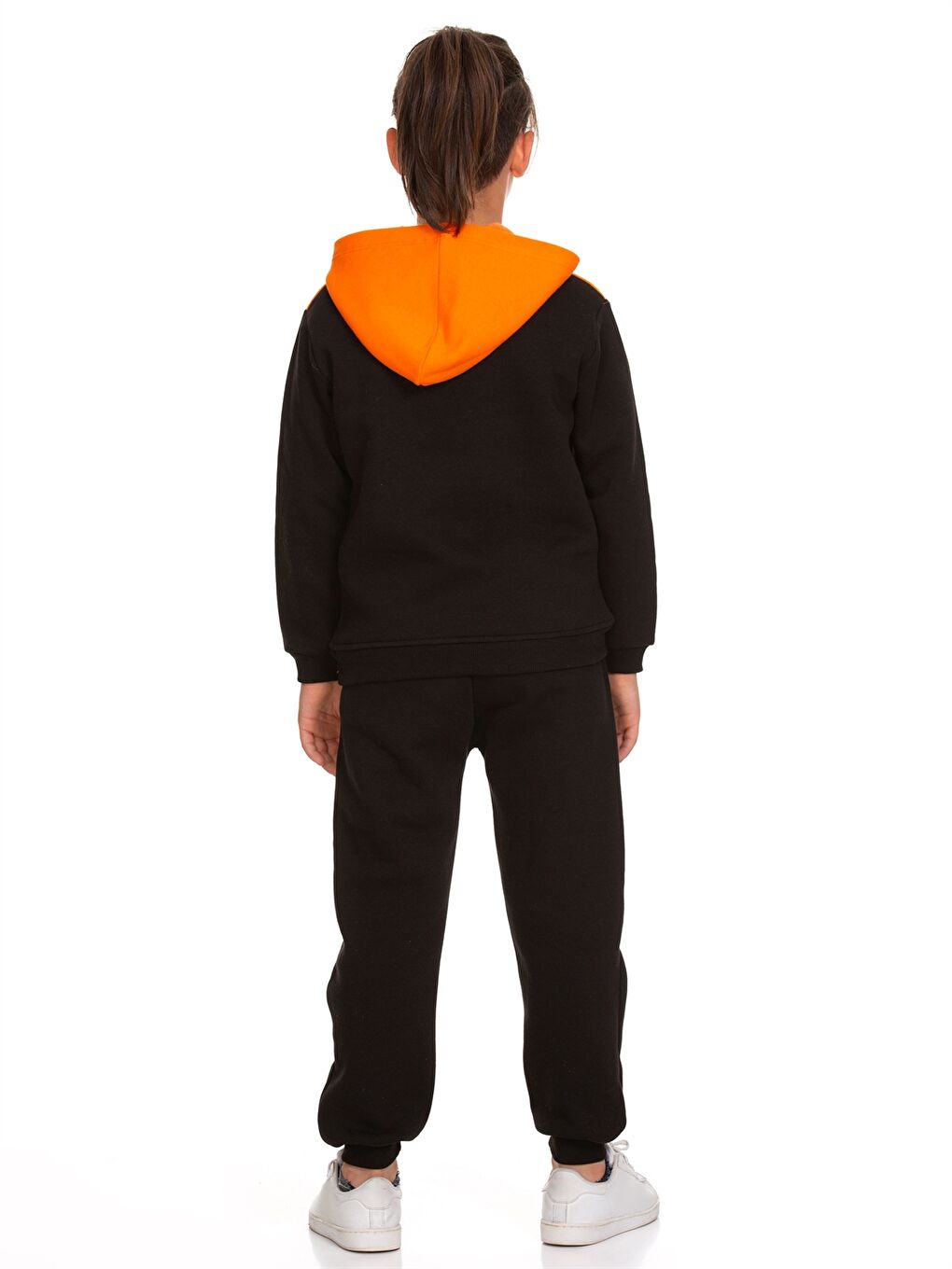 سويت شيرت ولادي بأكمام طويلة مطبوعة بغطاء للرأس وبنطلون رياضي-4