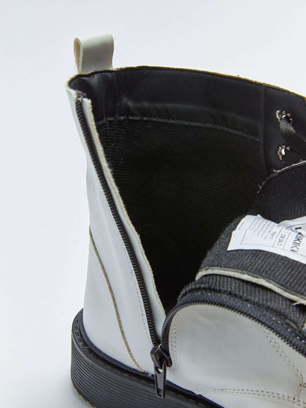 Beyaz Bağcıklı Deri Görünümlü Kadın Bot-5