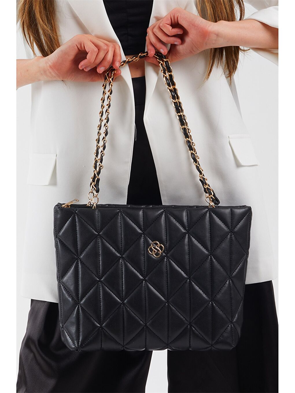 Siyah Deri Görünümlü Kapitoneli Kadın Tote Çanta-1