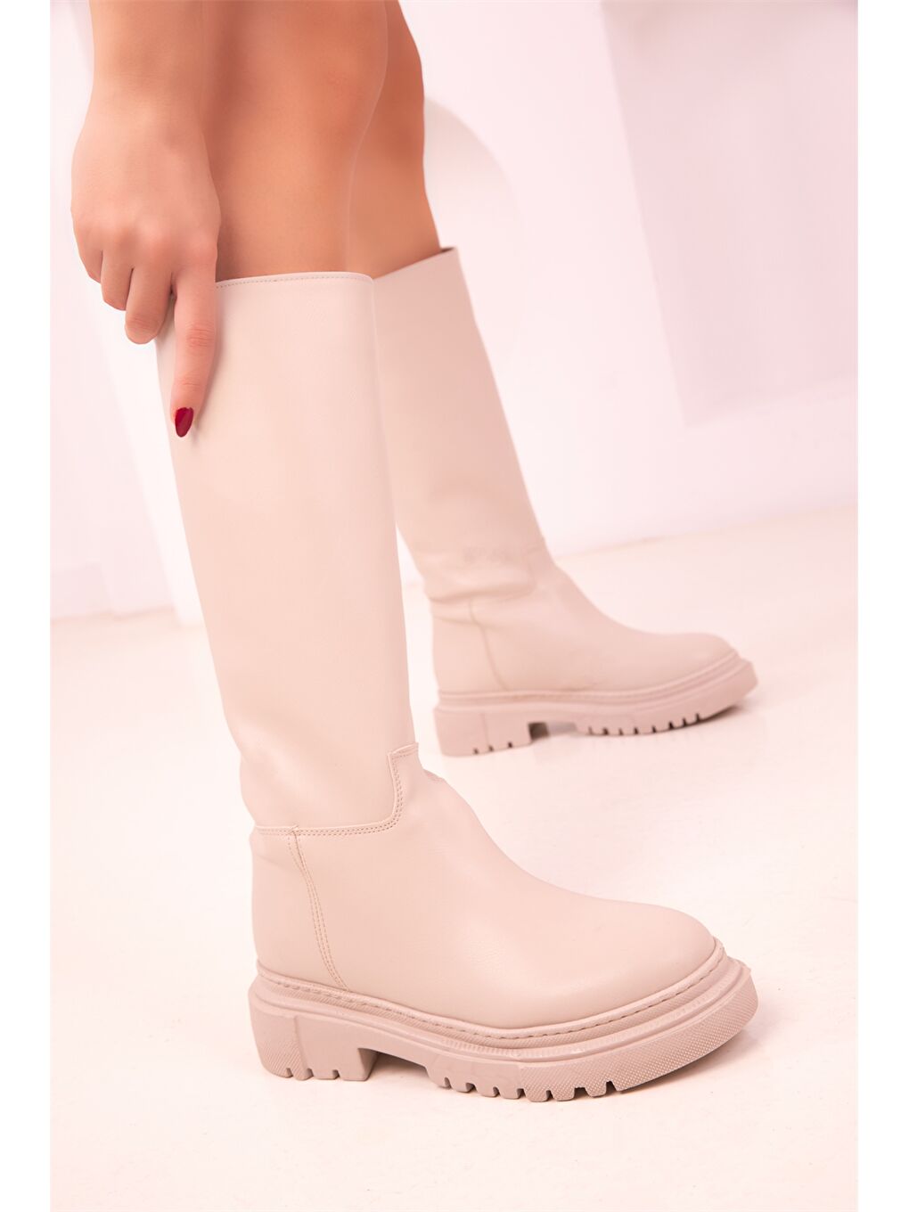 Bej Deri Görünümlü Kadın Çizme-3