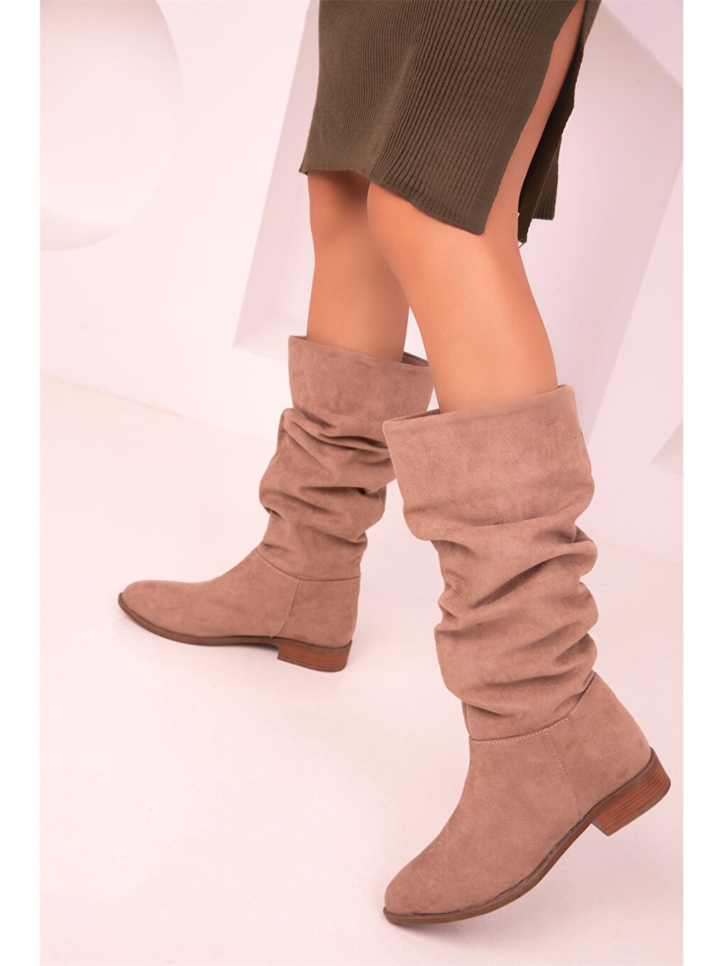 Kahverengi Süet Görünümlü Kadın Çizme-1