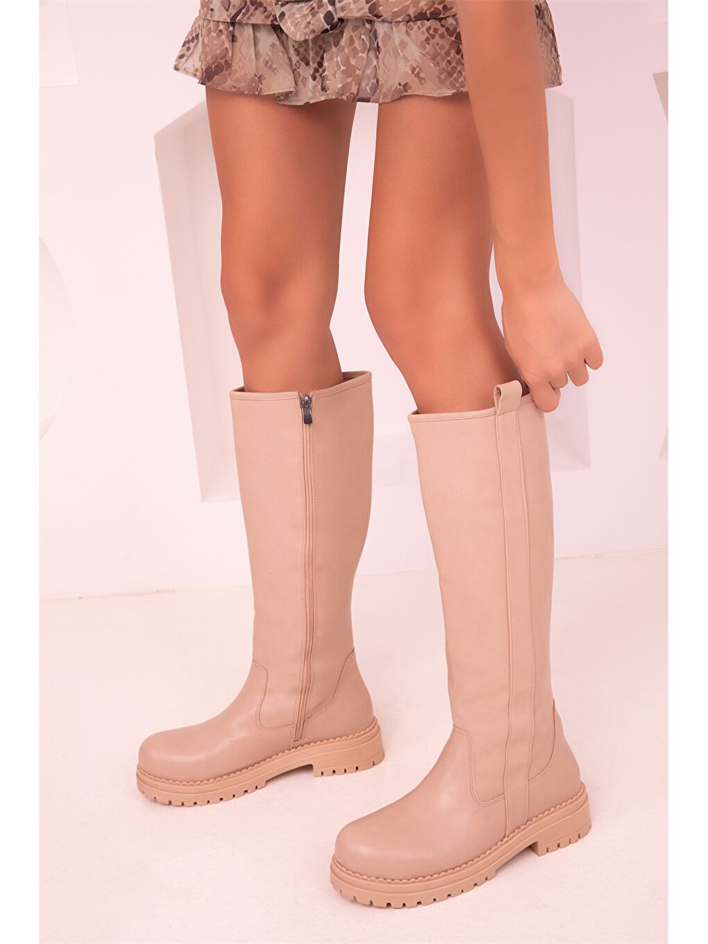 Pembe Deri Görünümlü Fermuarlı Kadın Çizme-3