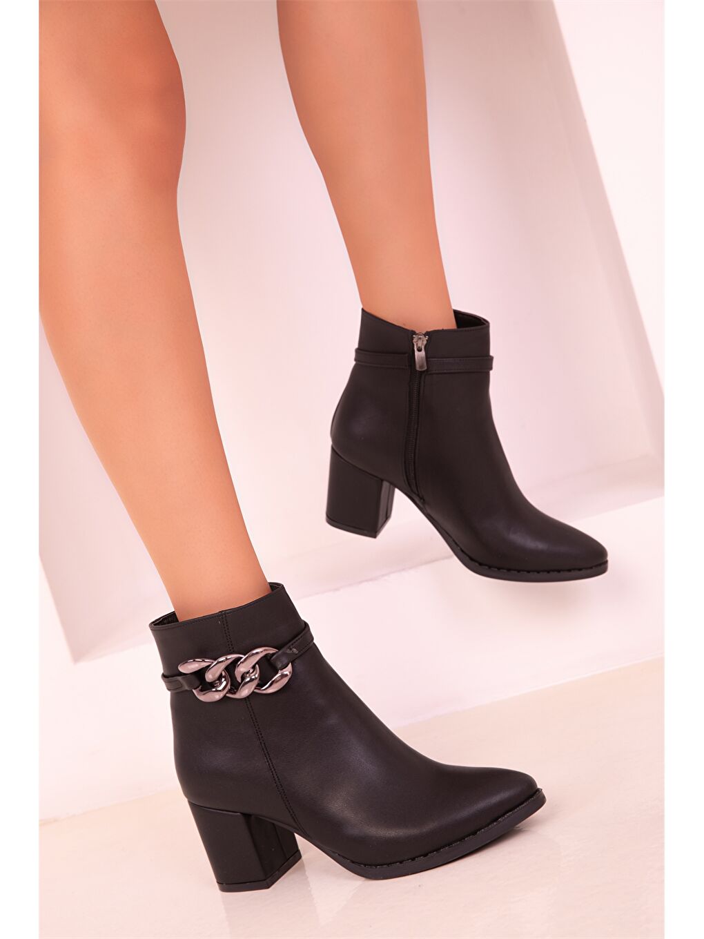 Siyah Fermuarlı Topuklu Kadın Bot-2