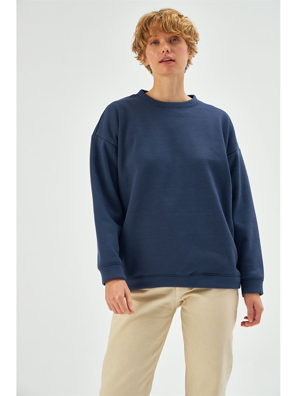 Crew Neck Plain Long Sleeve Women's Sweatshirt-1