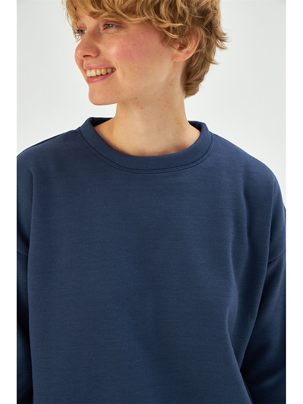 Crew Neck Plain Long Sleeve Women's Sweatshirt-2