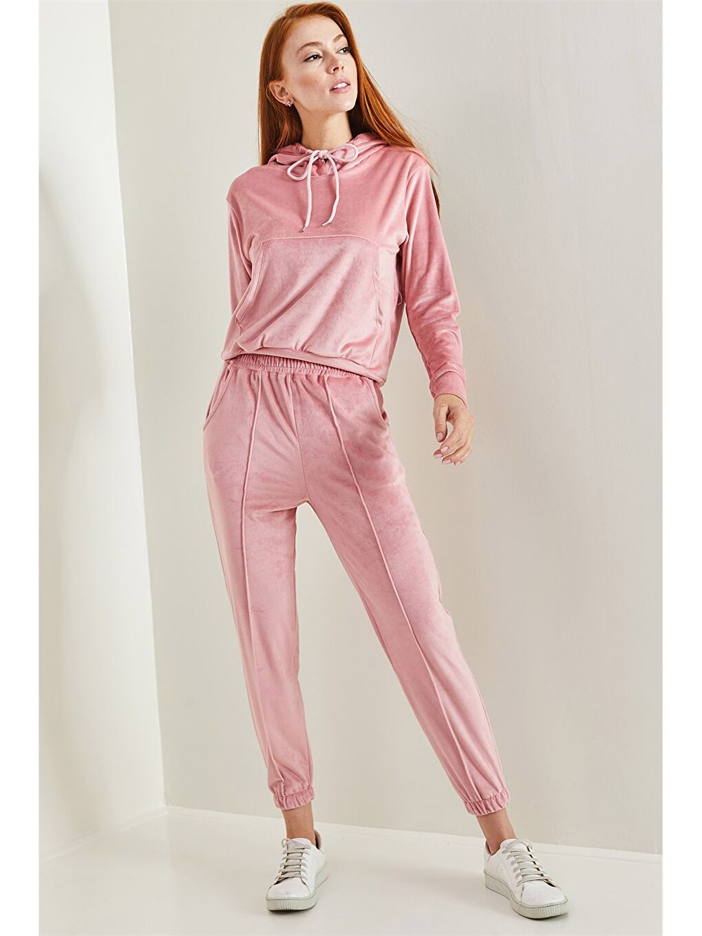 Pembe Kapüşonlu Düz Uzun Kollu Kadife Kadın Eşofman Takımı-1