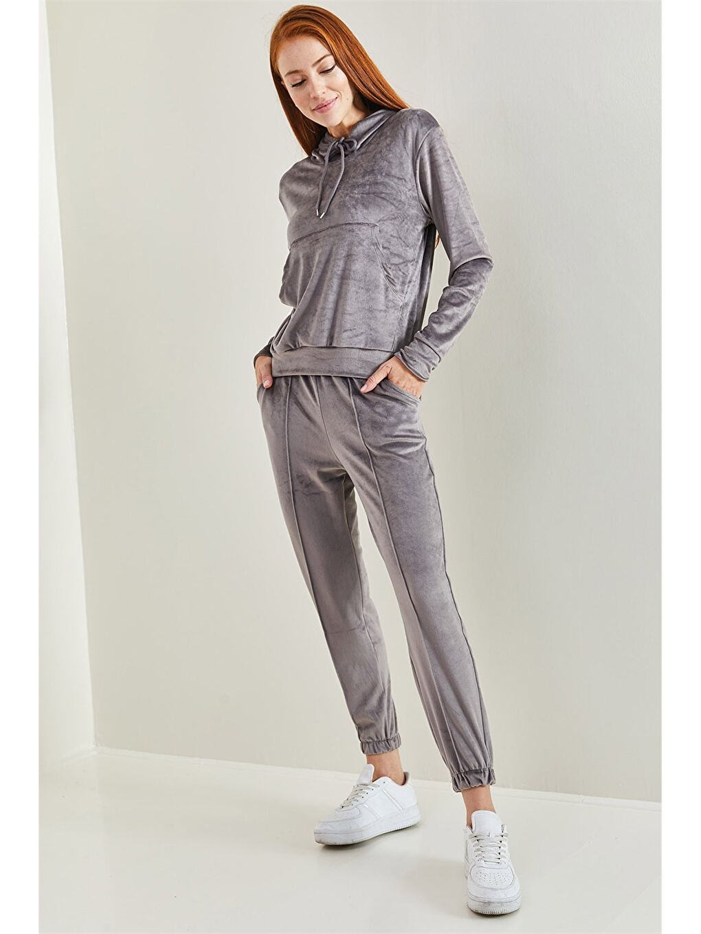 Gri Kapüşonlu Düz Uzun Kollu Kadife Kadın Eşofman Takımı-2