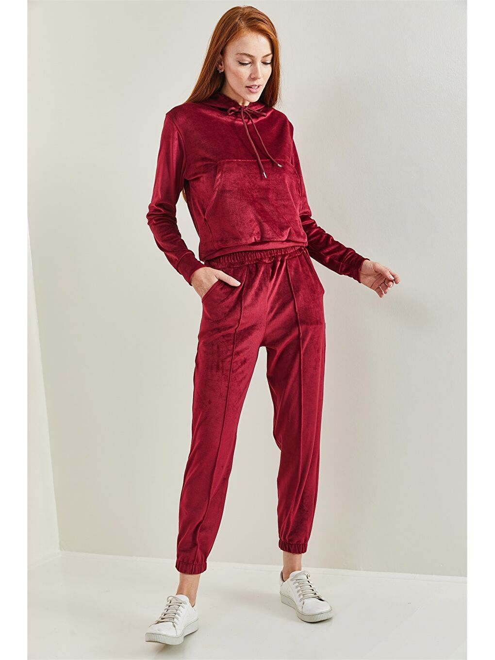 Bordo Kapüşonlu Düz Uzun Kollu Kadife Kadın Eşofman Takımı-1