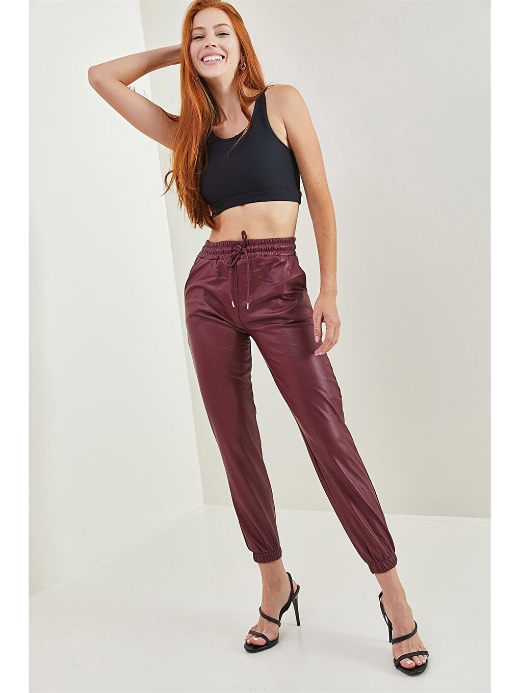 Bordo Standart Fit Düz Deri Görünümlü Kadın Jogger Pantolon