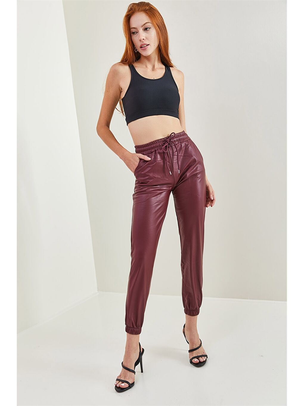 Bordo Standart Fit Düz Deri Görünümlü Kadın Jogger Pantolon-2