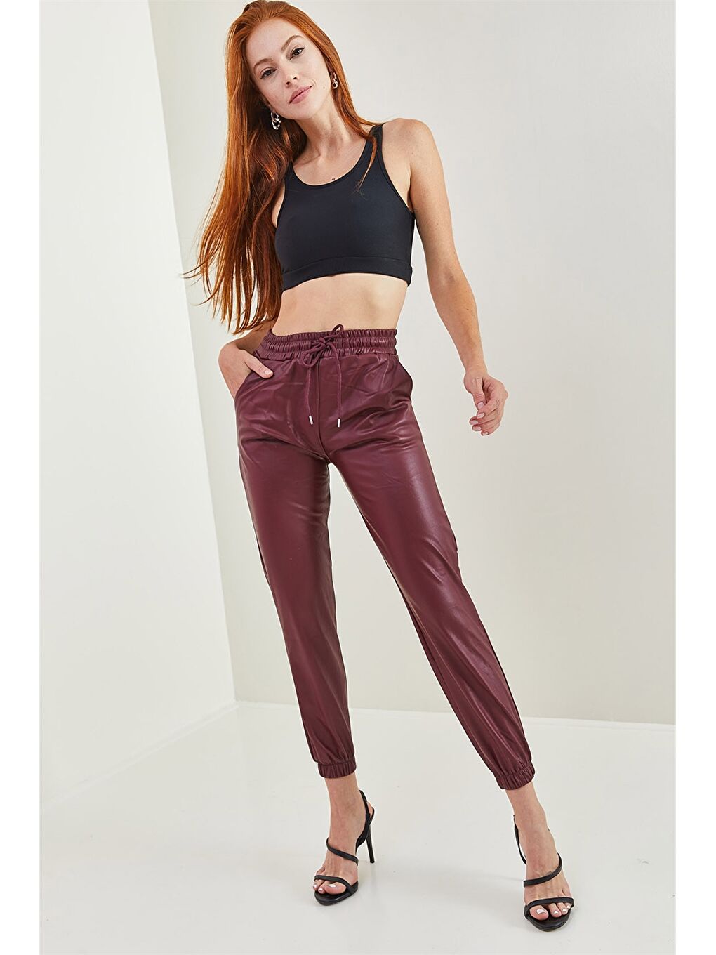 Bordo Standart Fit Düz Deri Görünümlü Kadın Jogger Pantolon-3