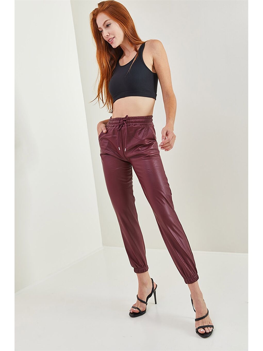 Bordo Standart Fit Düz Deri Görünümlü Kadın Jogger Pantolon-4