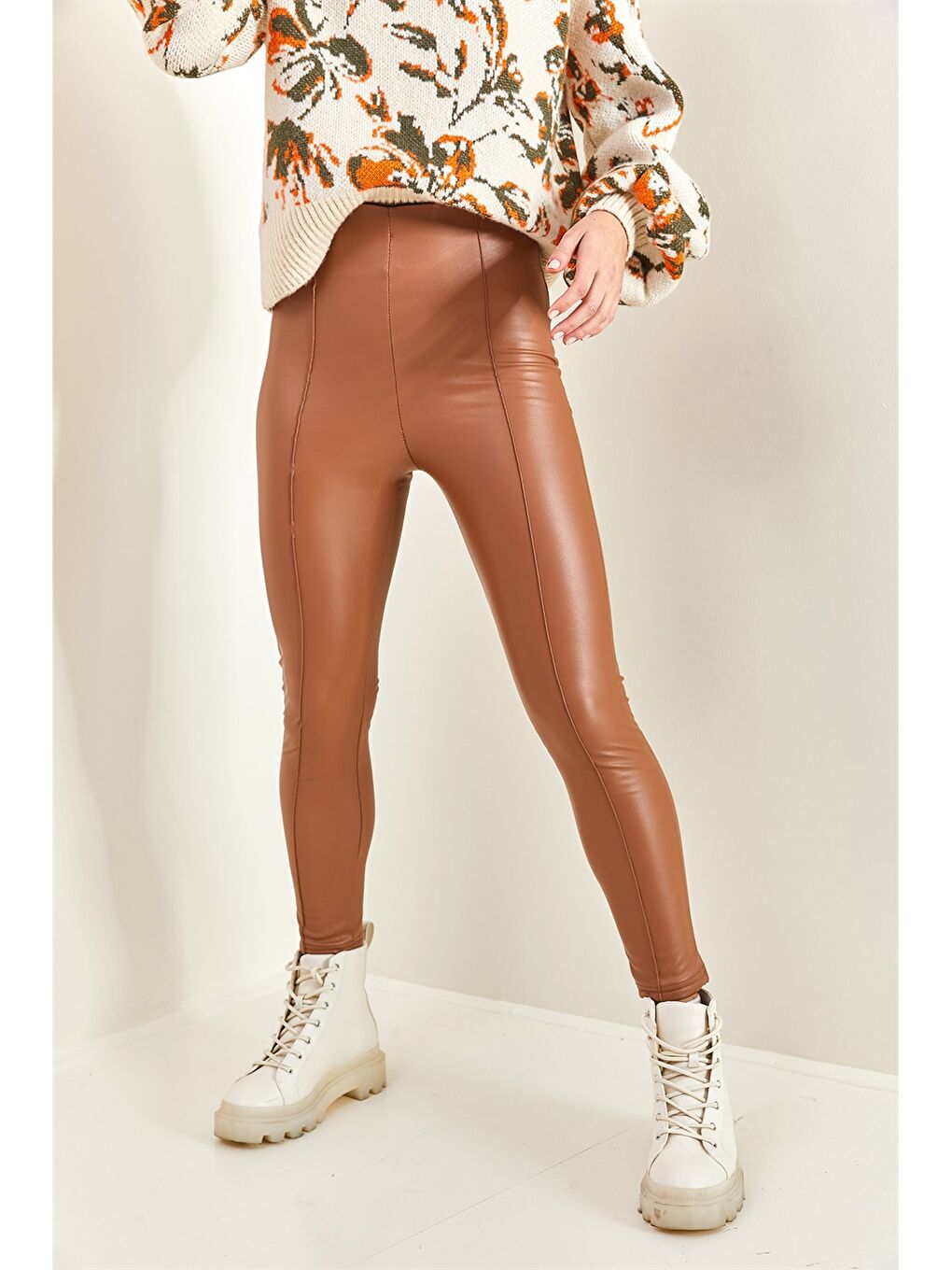 Kahverengi Standart Fit Düz Deri Görünümlü Kadın Tayt Pantolon-1