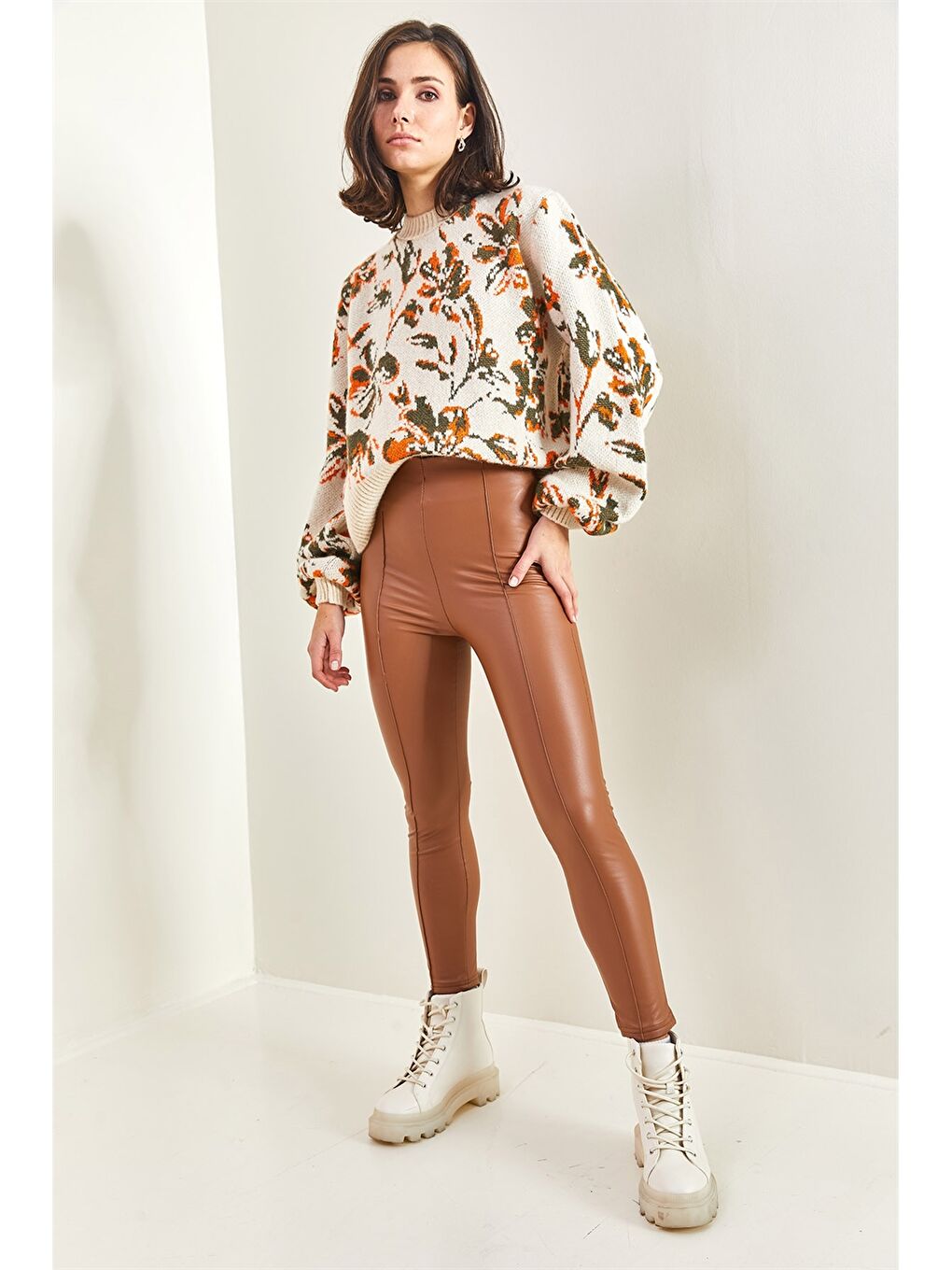 Kahverengi Standart Fit Düz Deri Görünümlü Kadın Tayt Pantolon-6