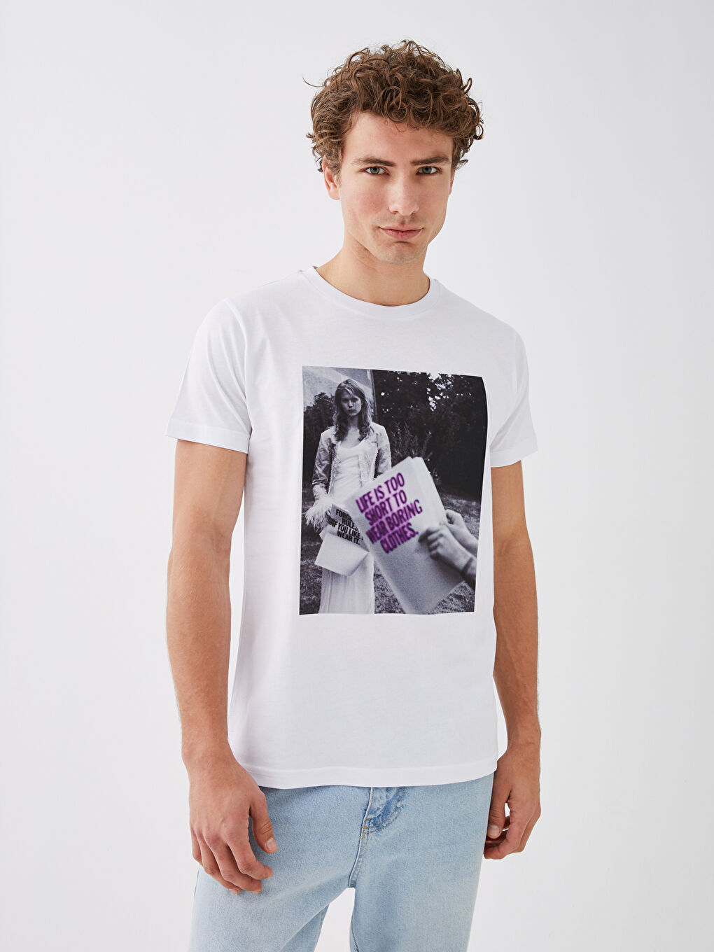 Beyaz Bisiklet Yaka Kısa Kollu Baskılı Erkek Tişört-2