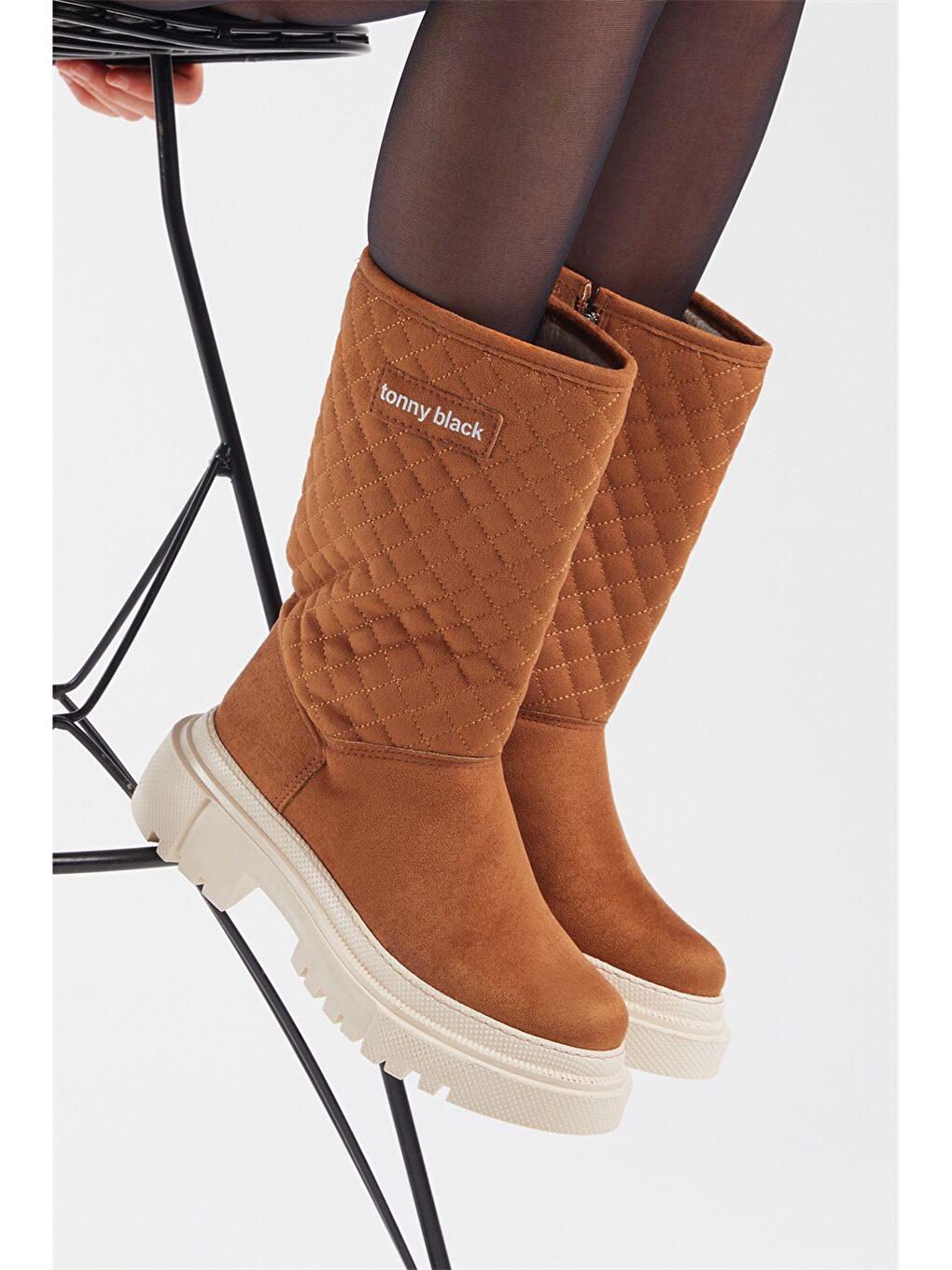 Kahverengi Kapitone Desenli Kalın Taban Kadın Çizme-3