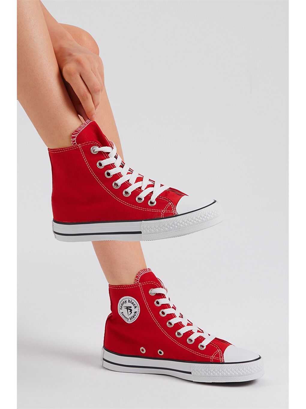 Kırmızı Bağcıklı Bilek Boy Kadın Spor Ayakkabı