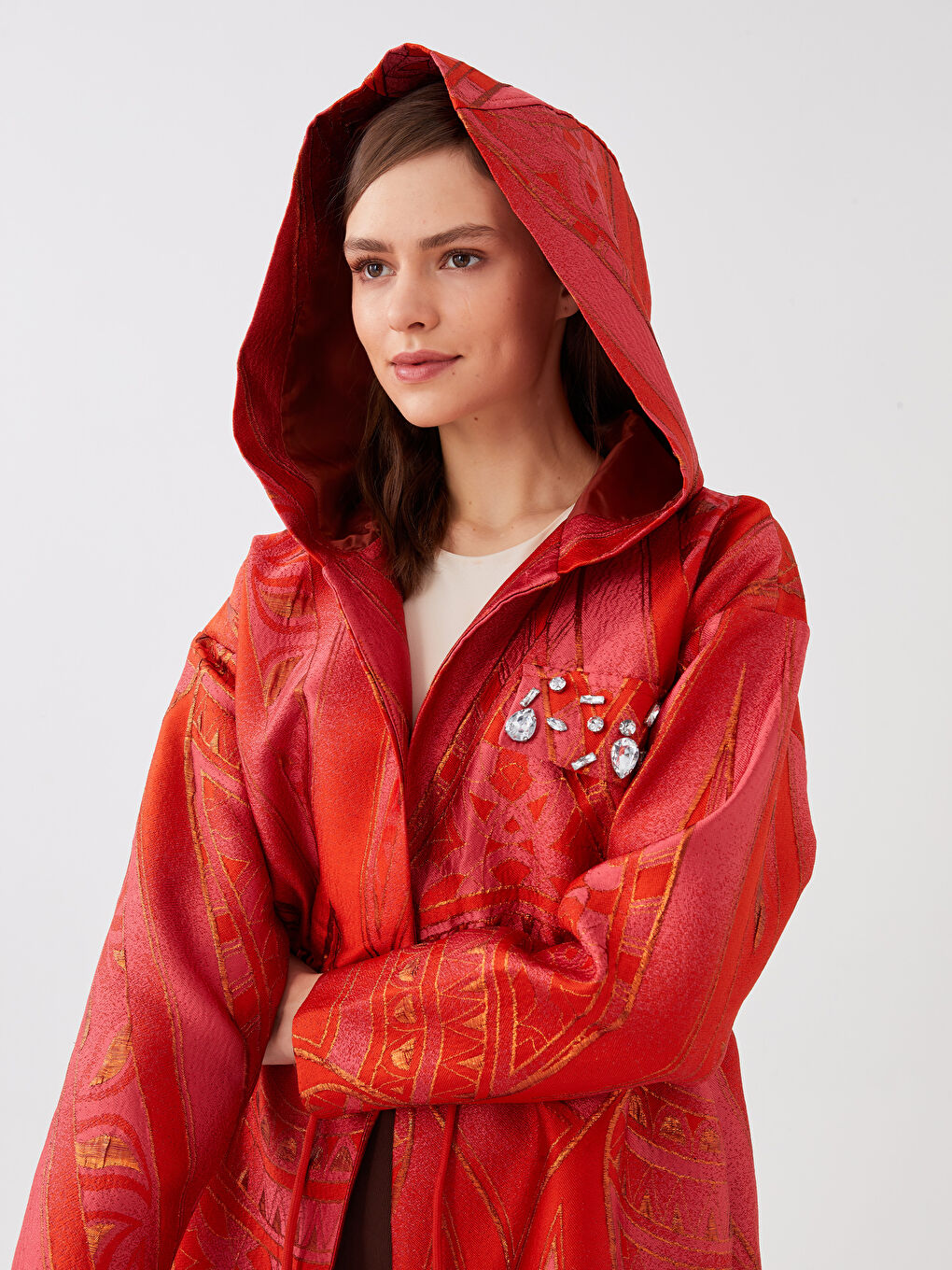 Kırmızı Kapüşonlu Desenli Uzun Kollu Kadın Ceket-1