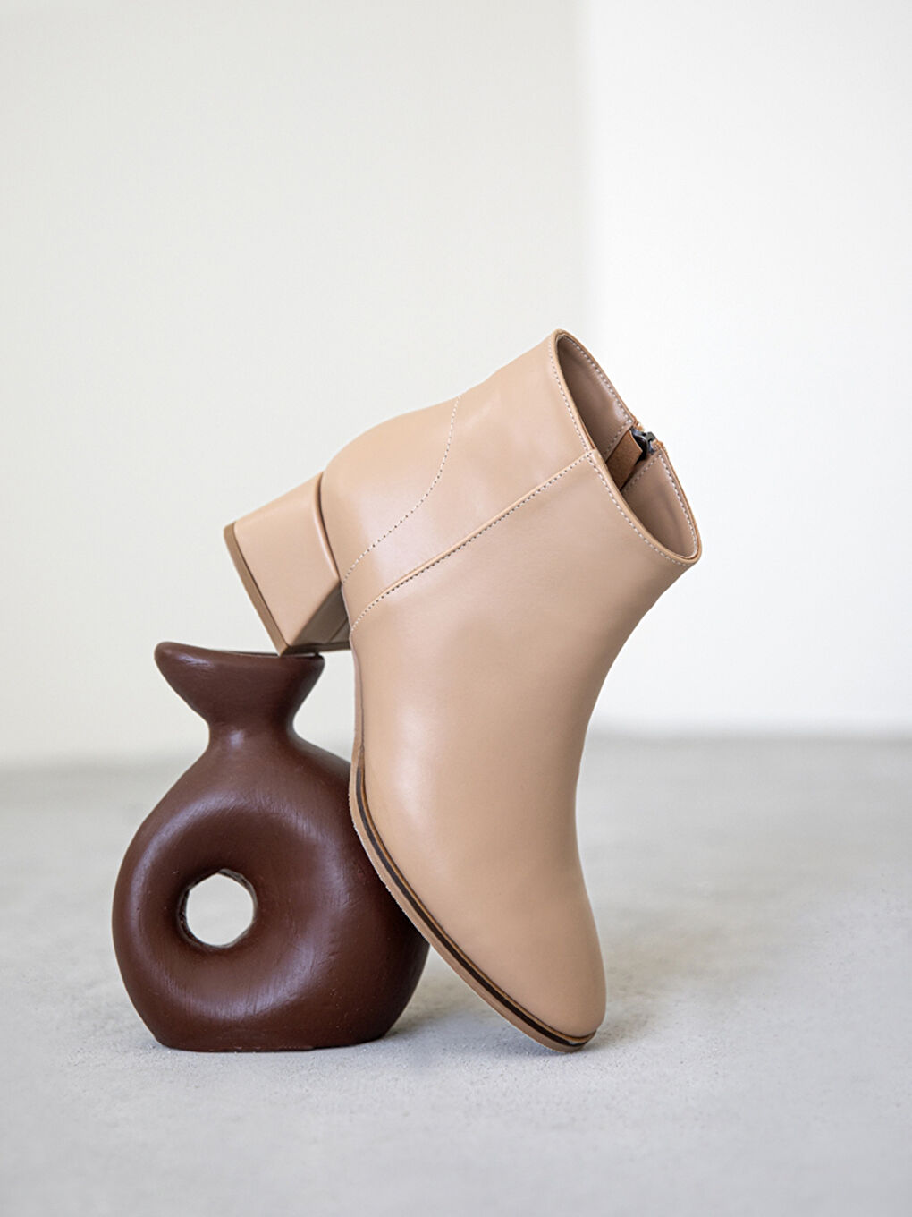 Kahverengi Fermuarlı Topuklu Kadın Bot-1