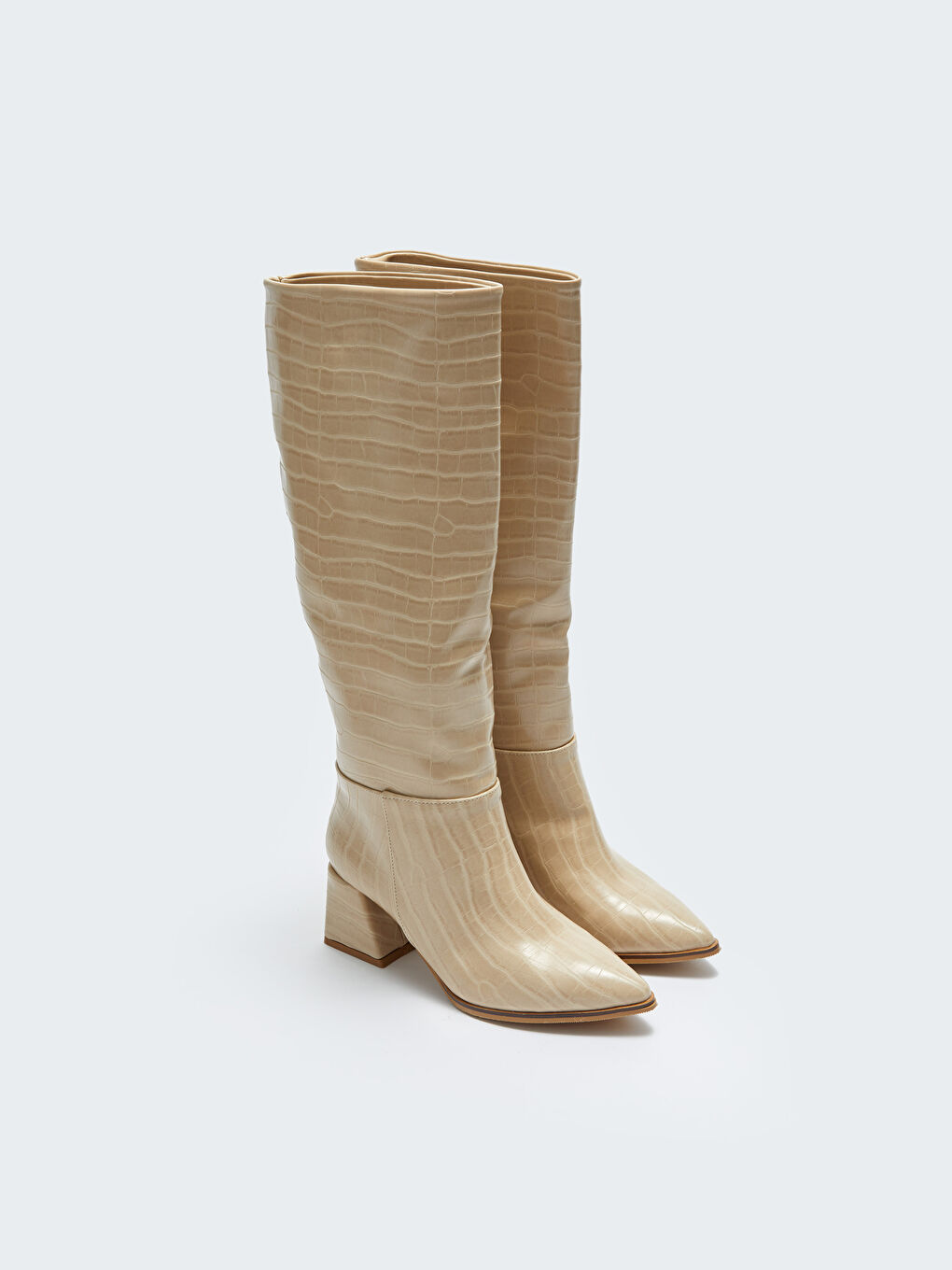 Bej Deri Görünümlü Kroko Desenli Kadın Çizme