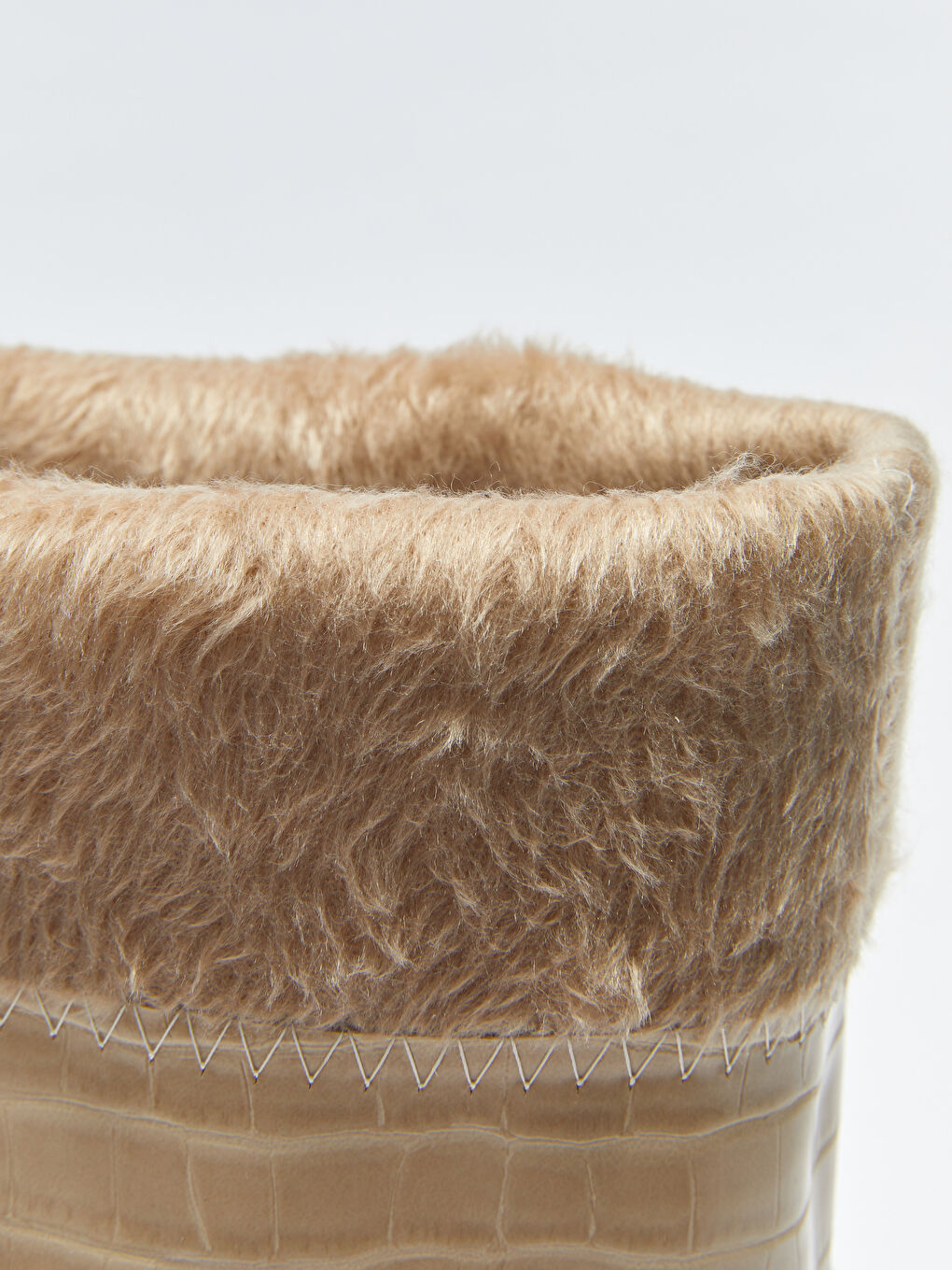 Bej Deri Görünümlü Kroko Desenli Kadın Çizme-5