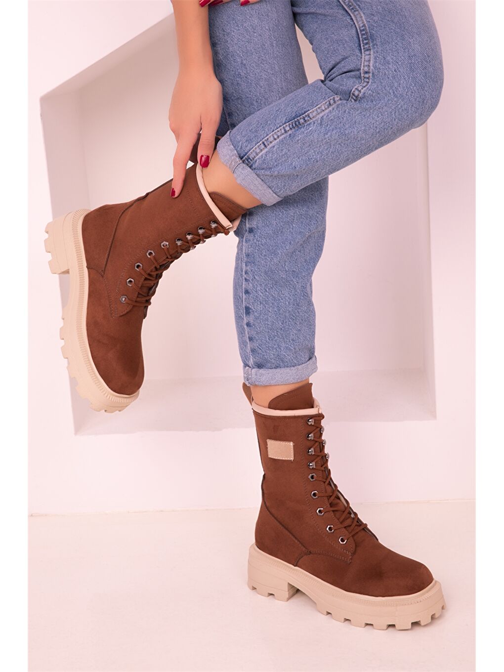 Ekru Kadın Kalın Taban Bağcıklı Bot-1