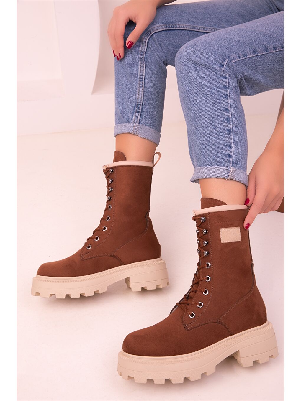 Ekru Kadın Kalın Taban Bağcıklı Bot-2