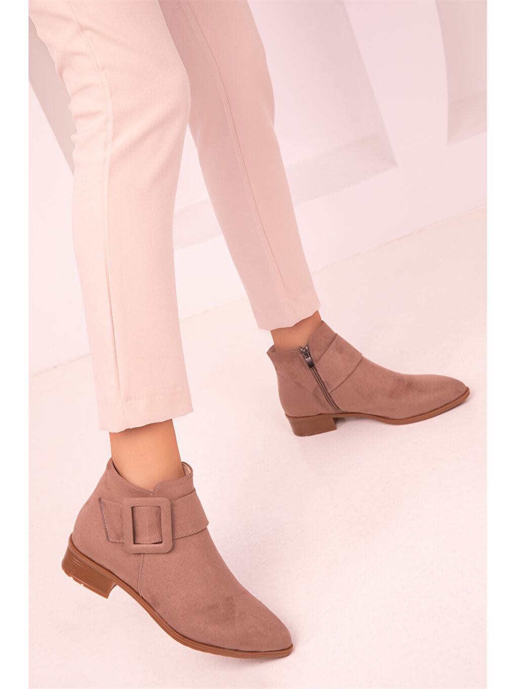 Kahverengi Toka Detaylı Fermuarlı Kadın Bot-3