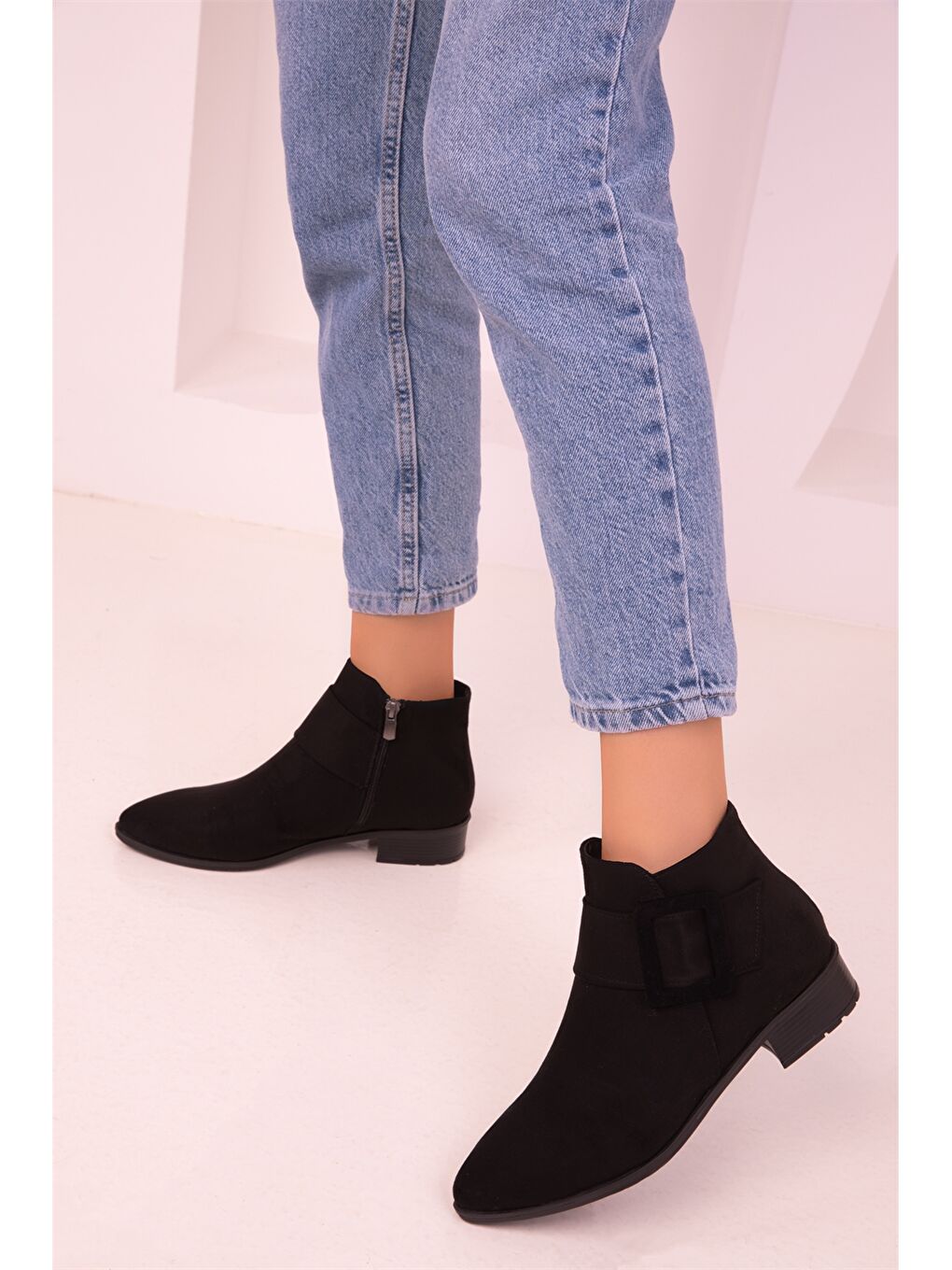 Siyah Toka Detaylı Fermuarlı Kadın Bot-2