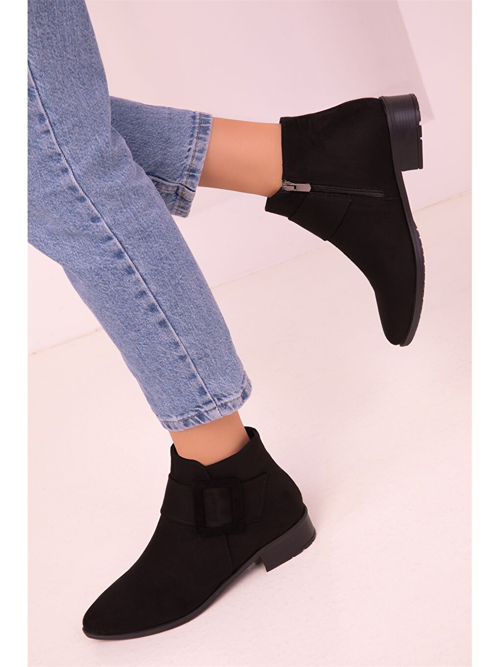 Siyah Toka Detaylı Fermuarlı Kadın Bot-3