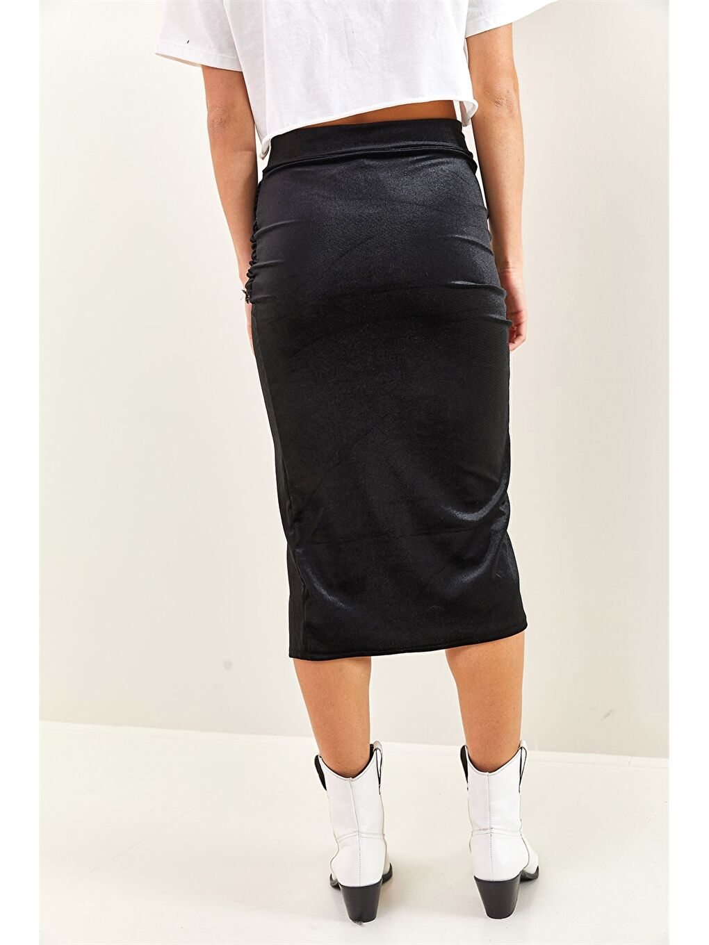 Siyah Önden Büzgü Detaylı Kadife Kadın Etek-5