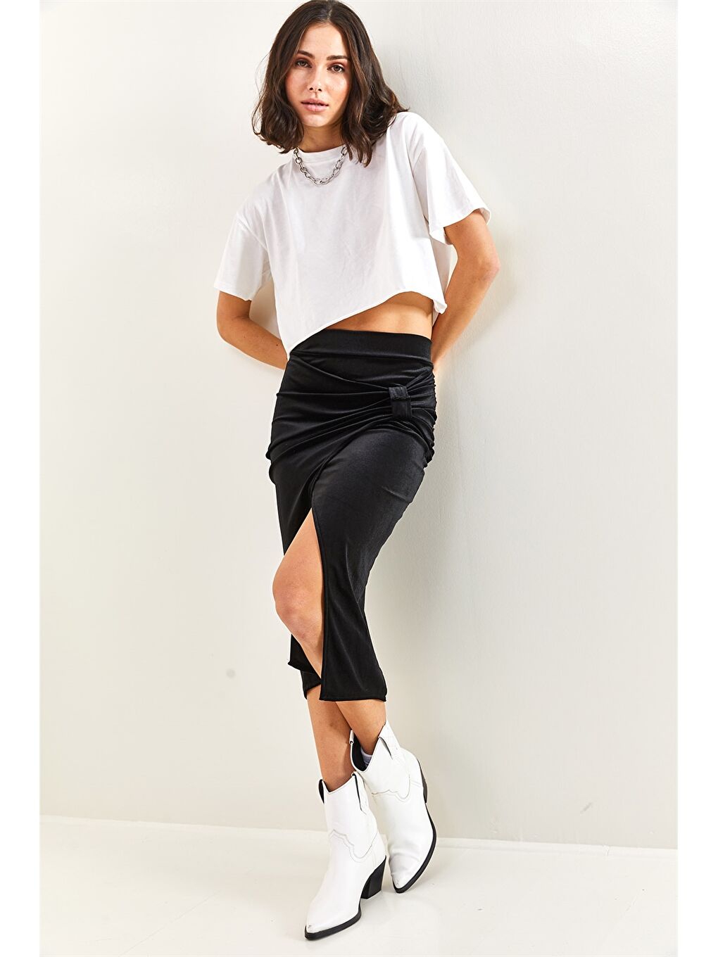 Siyah Önden Büzgü Detaylı Kadife Kadın Etek-6