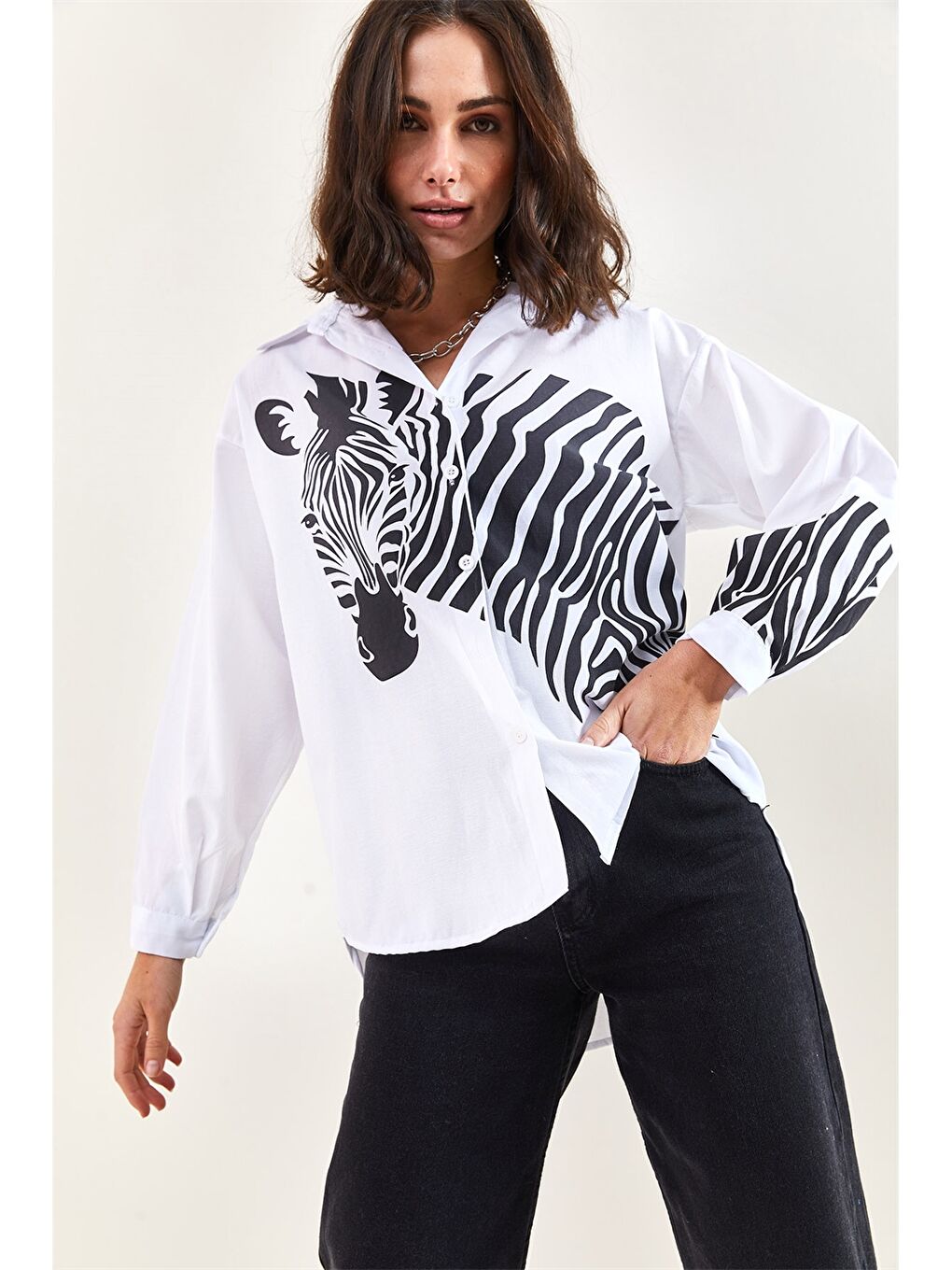 Beyaz Baskılı Uzun Kollu Kadın Gömlek-1