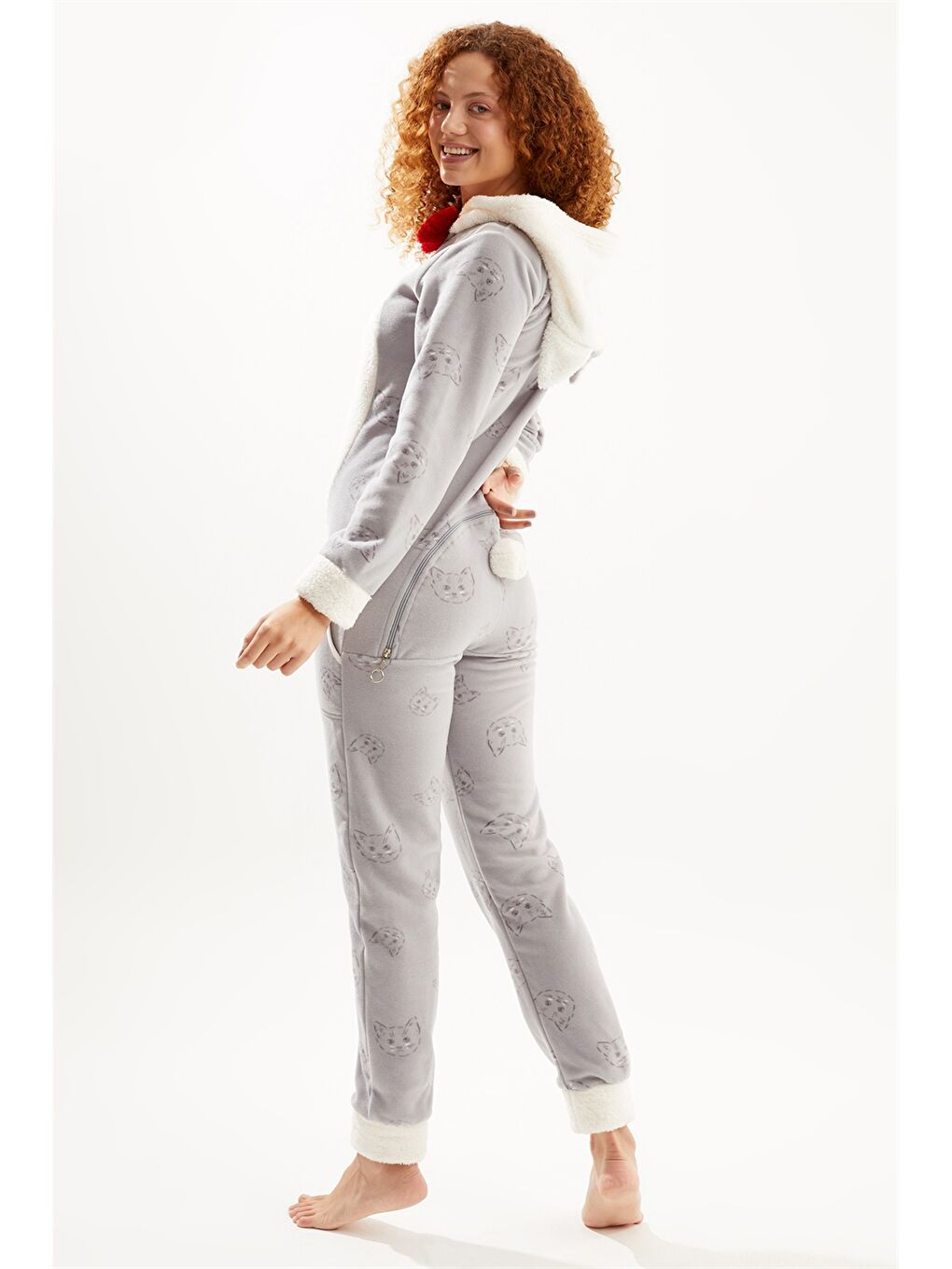 Gri Kapüşonlu Nakışlı Uzun Kollu Pelüş Kadın Uyku Tulumu-4