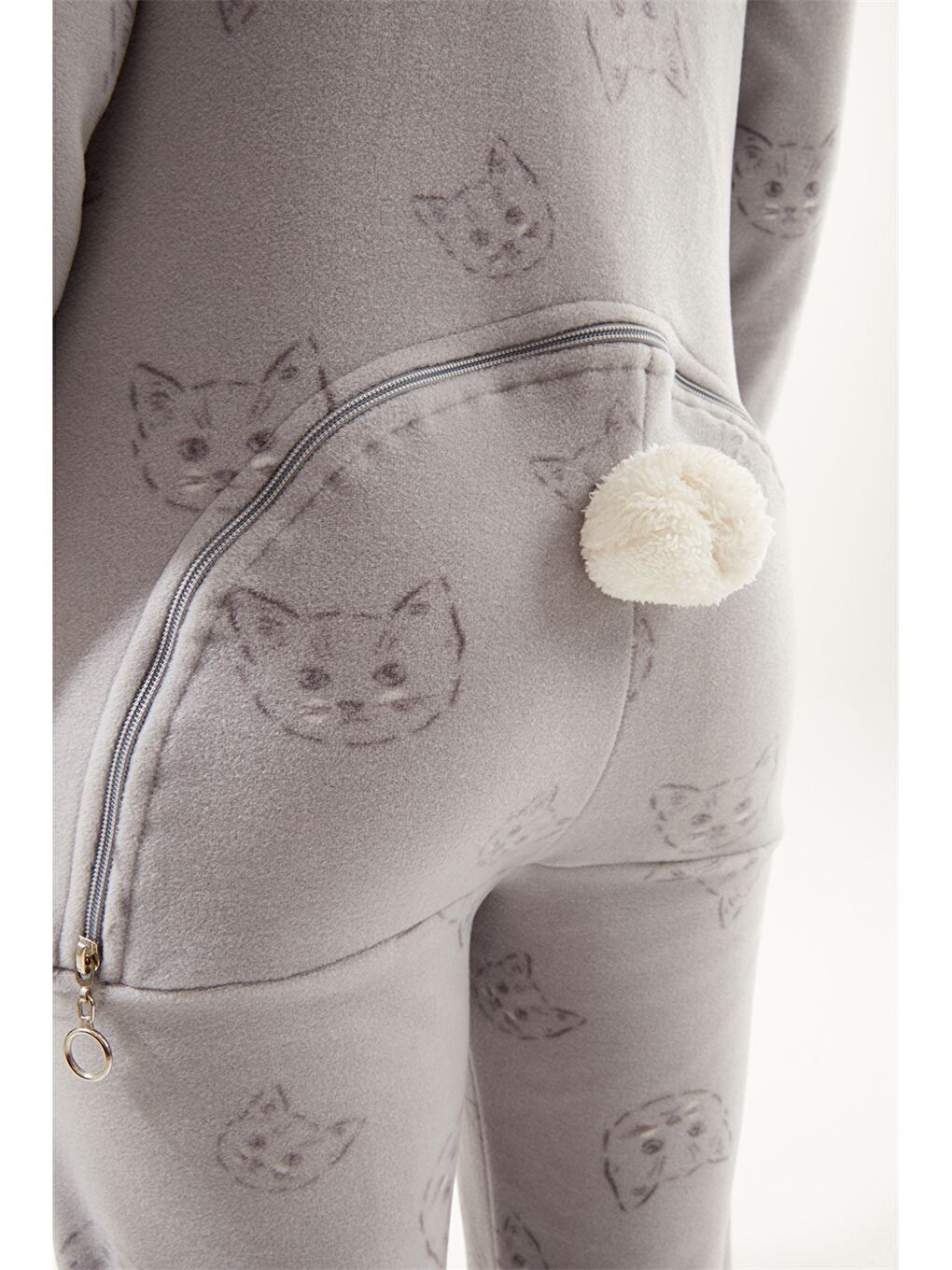 Gri Kapüşonlu Nakışlı Uzun Kollu Pelüş Kadın Uyku Tulumu-6