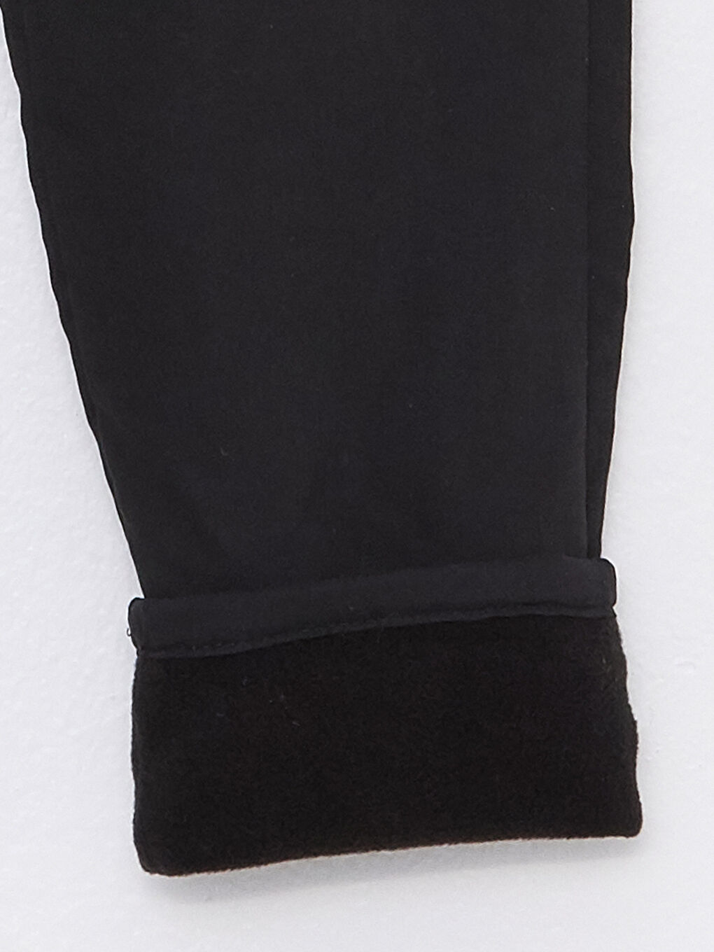 Siyah Beli Lastikli Baskılı Polar Astarlı Erkek Çocuk Pantolon-2