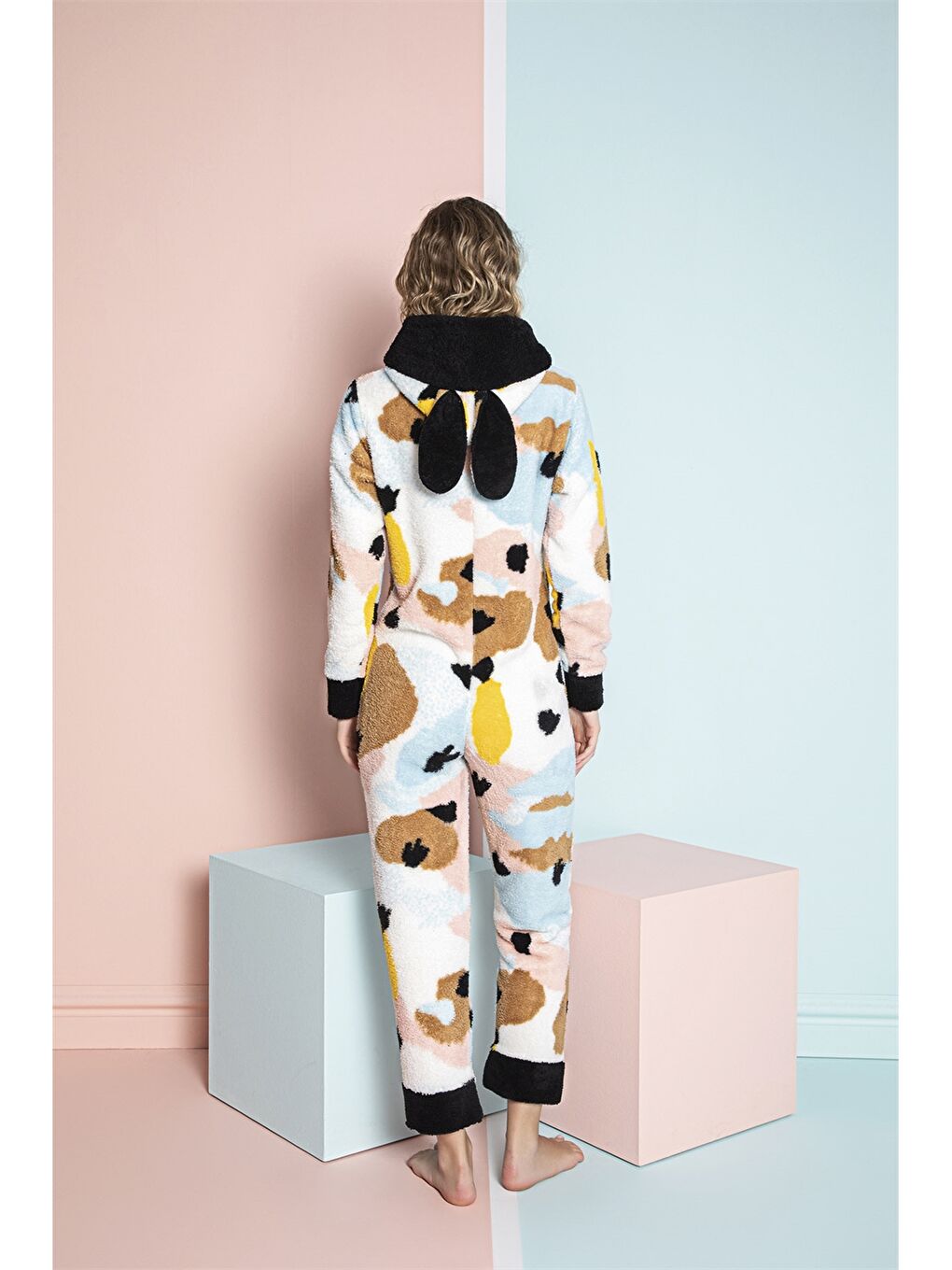 Siyah Kapüşonlu Desenli Uzun Kollu Kadın Polar Uyku Tulumu-1