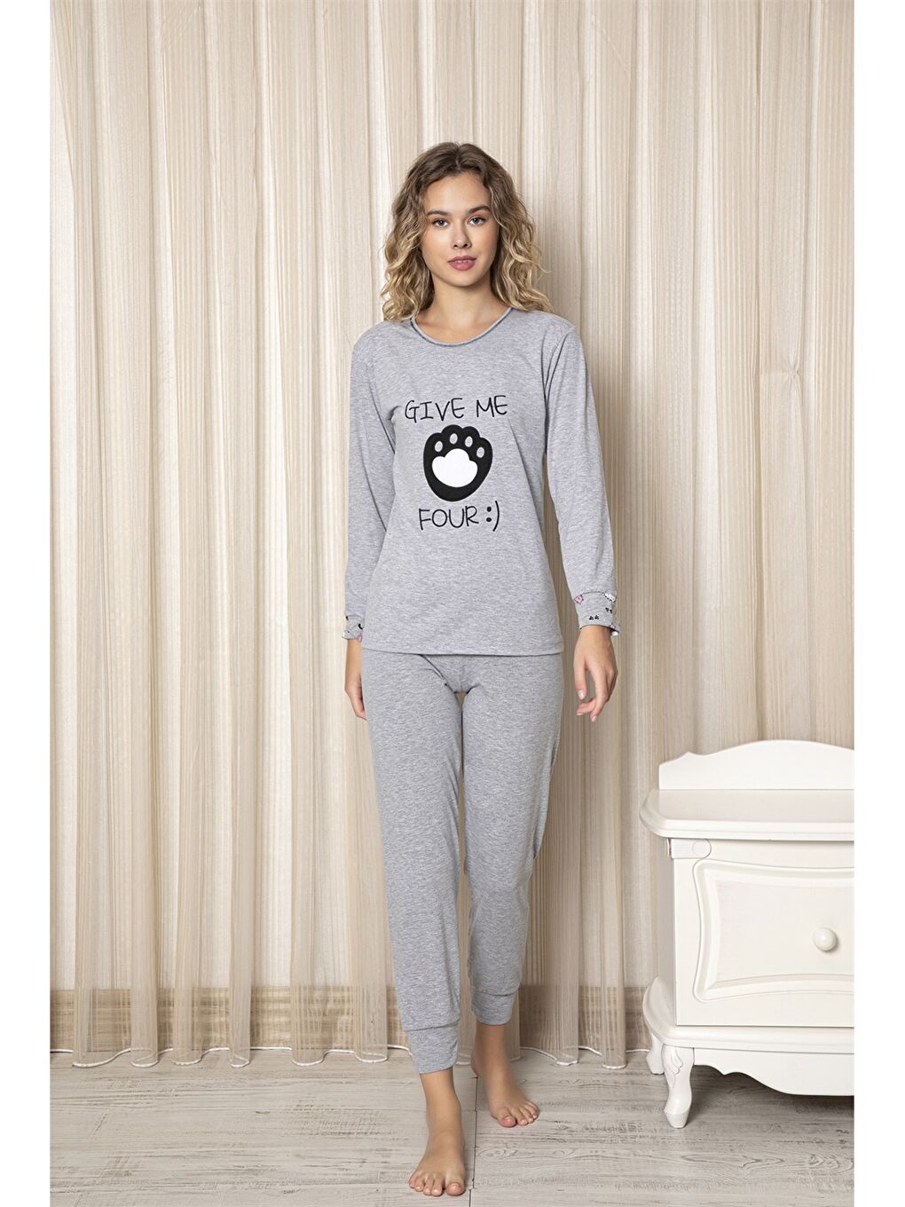 Gri Bisiklet Yaka Baskılı Uzun Kollu Kadın Pijama Takımı