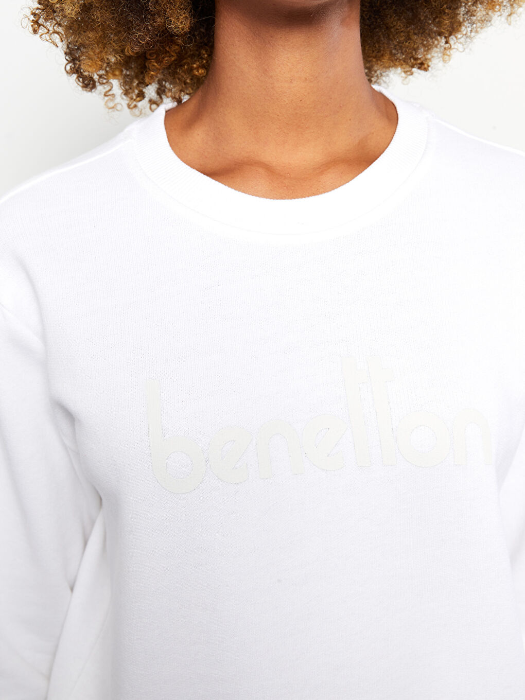 Beyaz Bisiklet Yaka Baskılı Uzun Kollu Kadın Sweatshirt-3