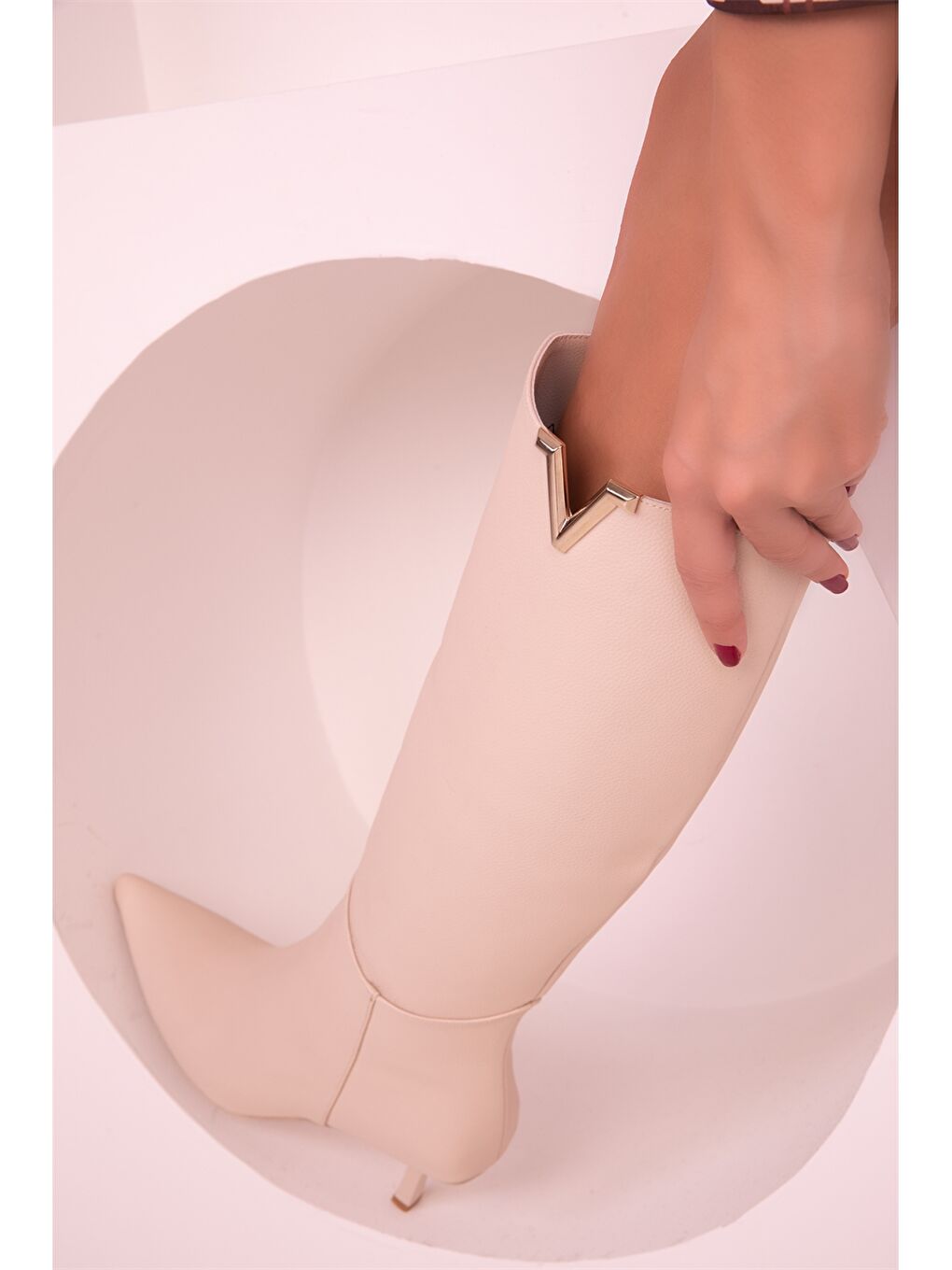 Bej Deri Görünümlü Fermuarlı Kadın Çizme-2